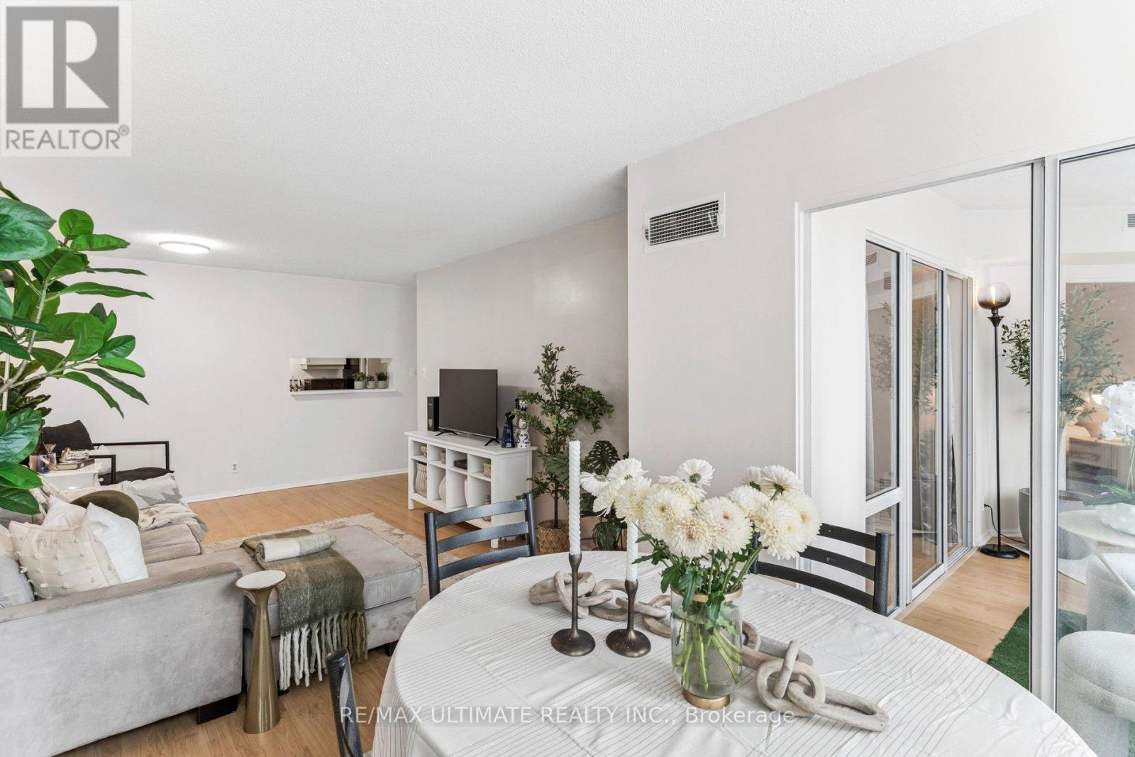 403 - 717 Bay Street, Toronto (Bay Street Corridor), Ontario  M5G 2J9 - Photo 5 - C12870662