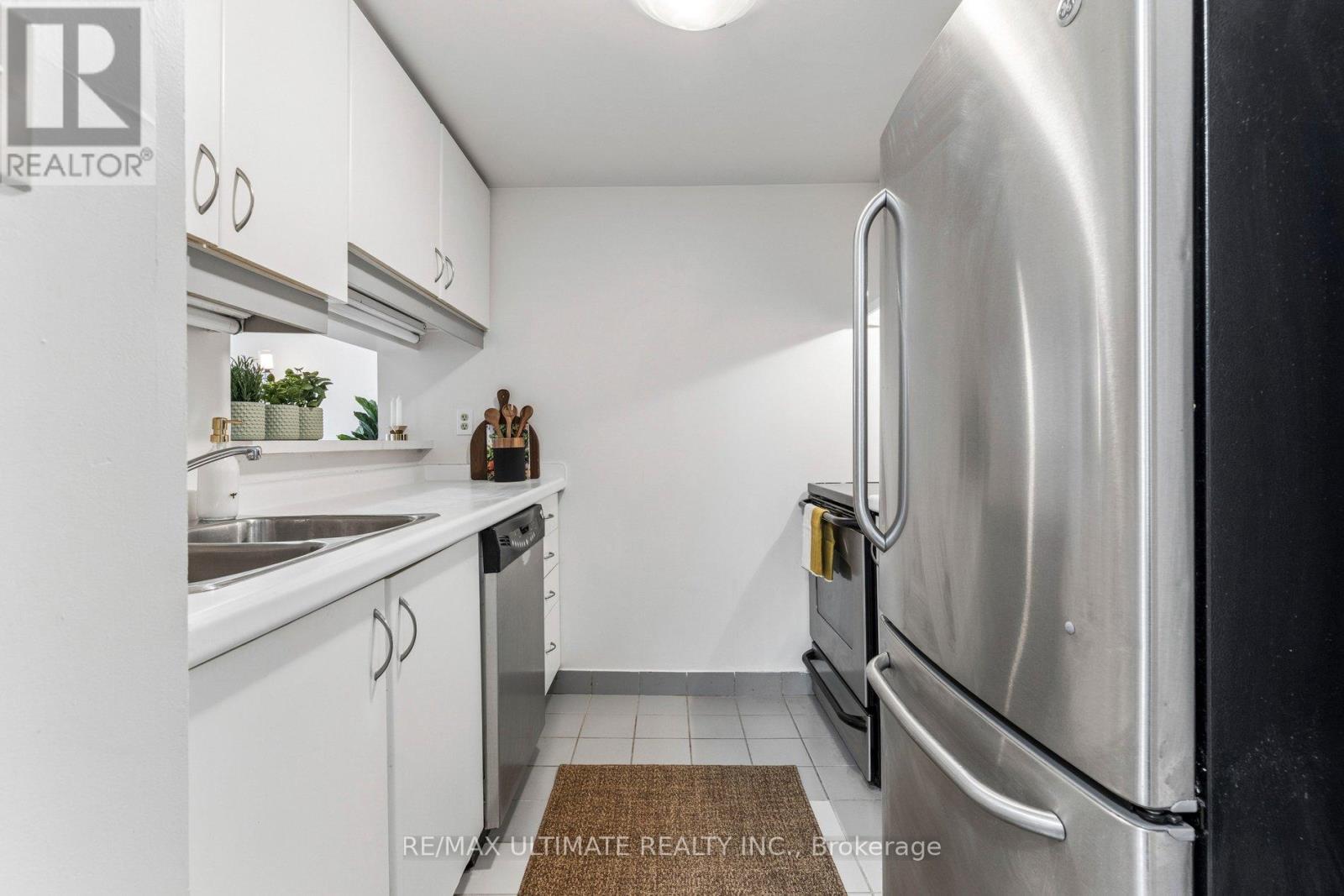 403 - 717 Bay Street, Toronto (Bay Street Corridor), Ontario  M5G 2J9 - Photo 8 - C12870662