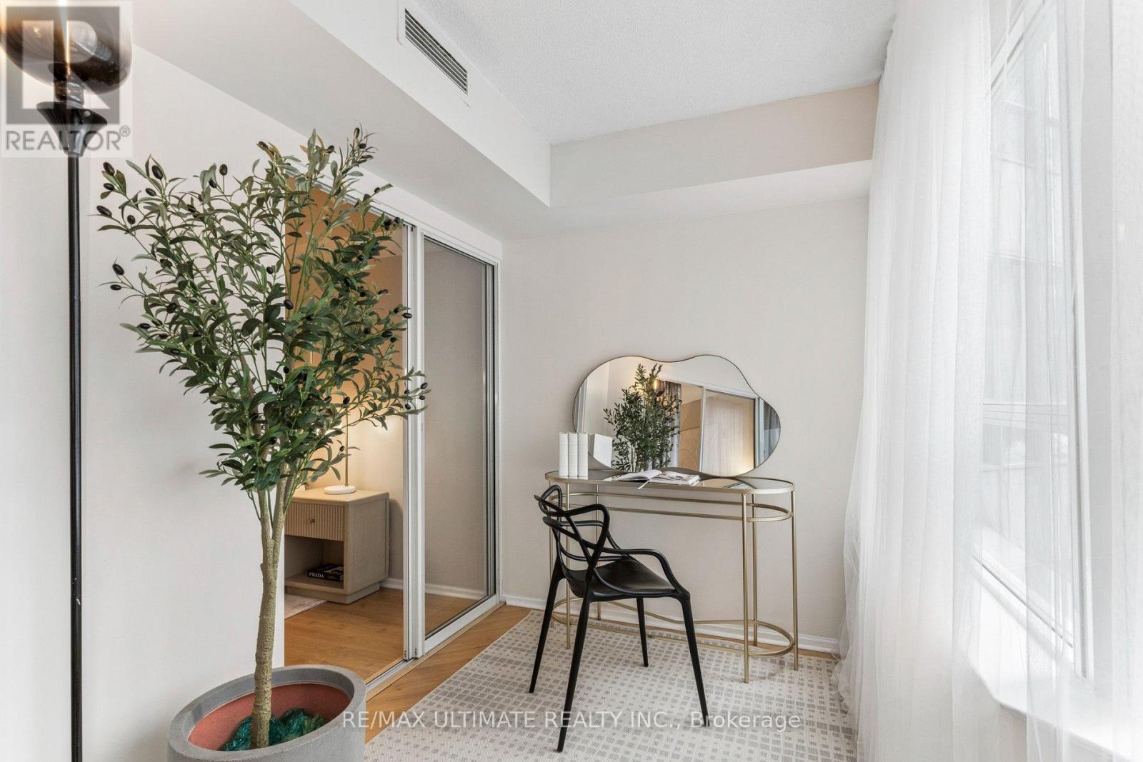 403 - 717 Bay Street, Toronto (Bay Street Corridor), Ontario  M5G 2J9 - Photo 9 - C12870662