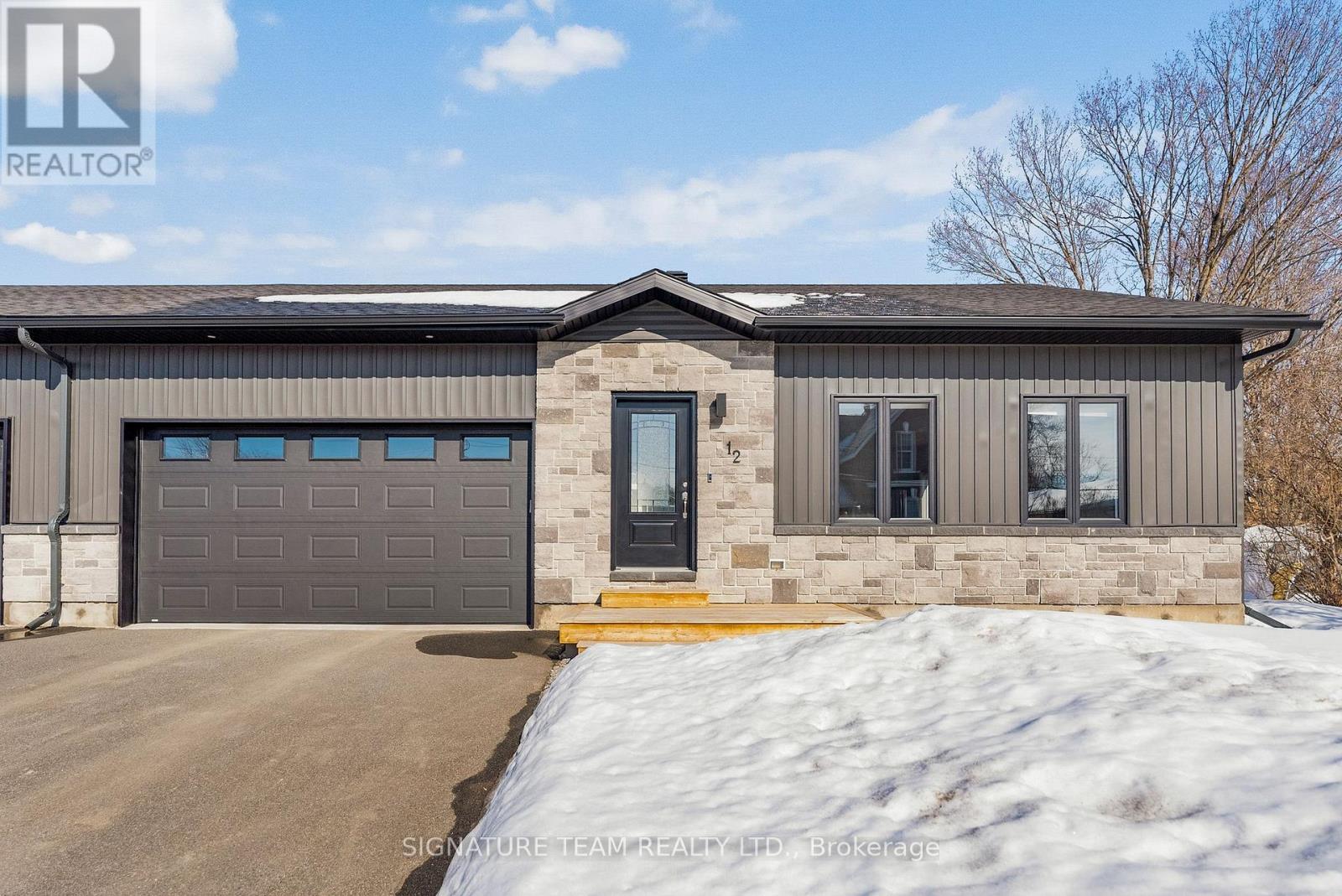 12 Simpson Street, Whitewater Region, Ontario  K0J 1K0 - Photo 1 - X12870592