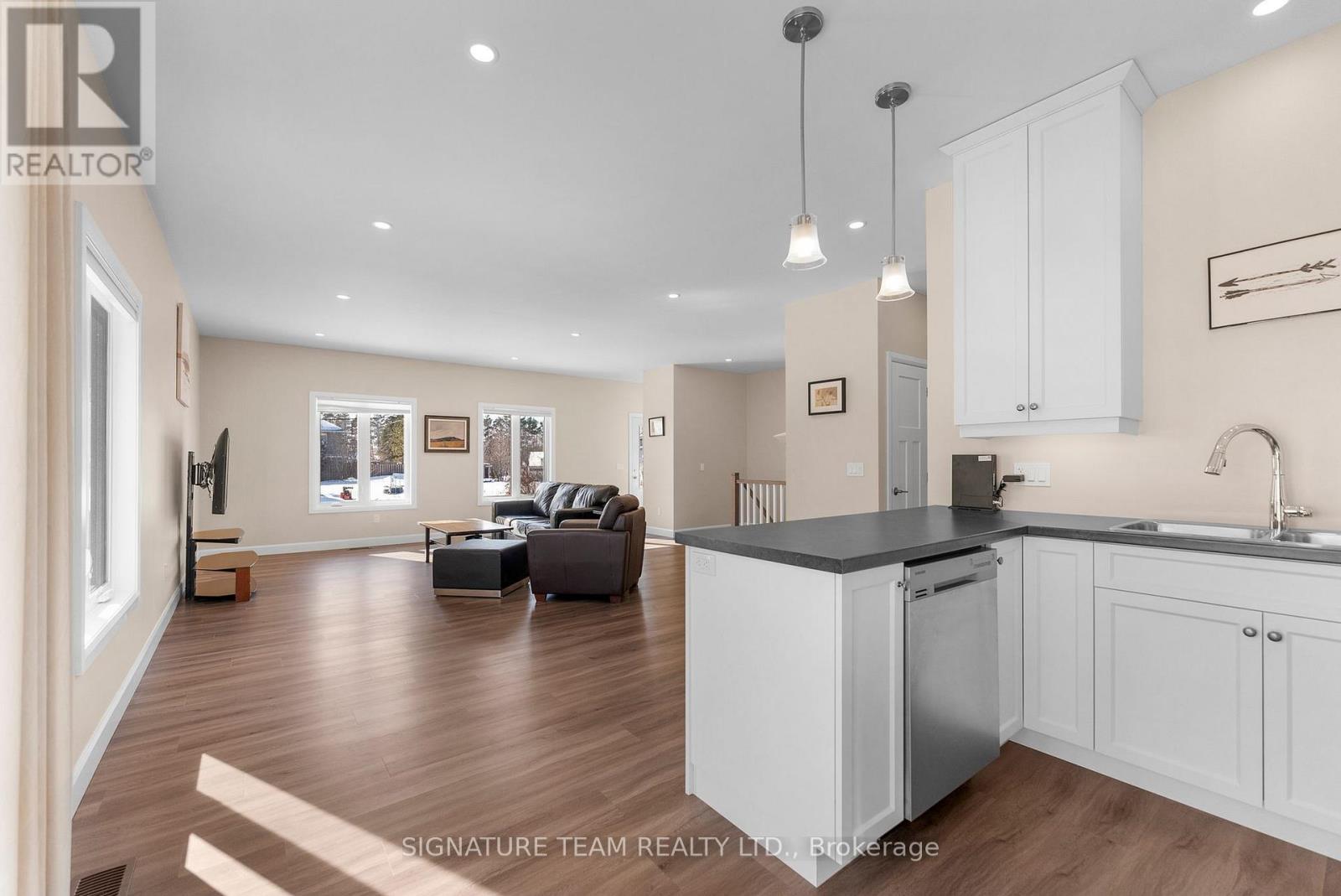 12 Simpson Street, Whitewater Region, Ontario  K0J 1K0 - Photo 13 - X12870592