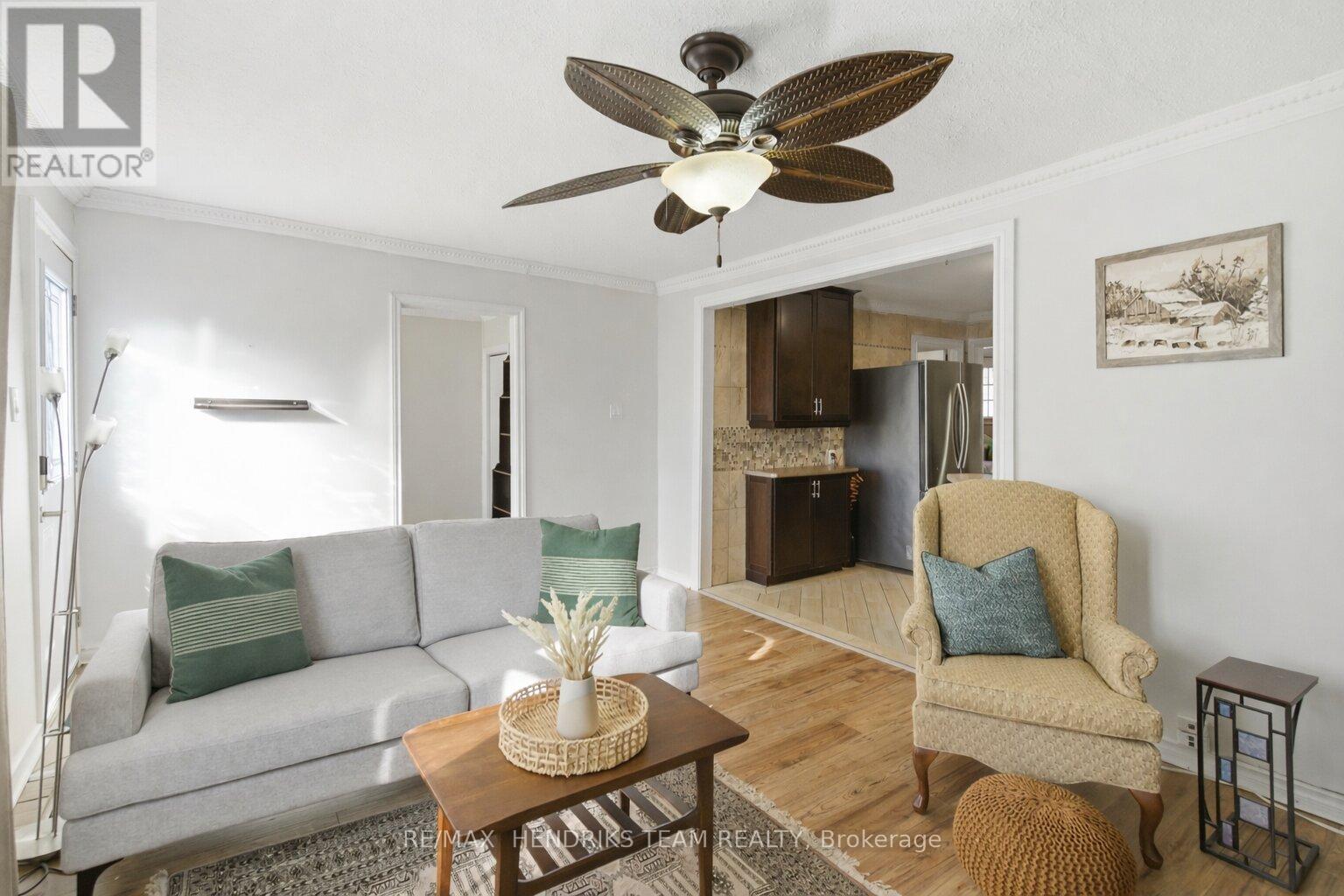 7 Elmwood Avenue, St. Catharines (E. Chester), Ontario  L2R 2T5 - Photo 4 - X12870388