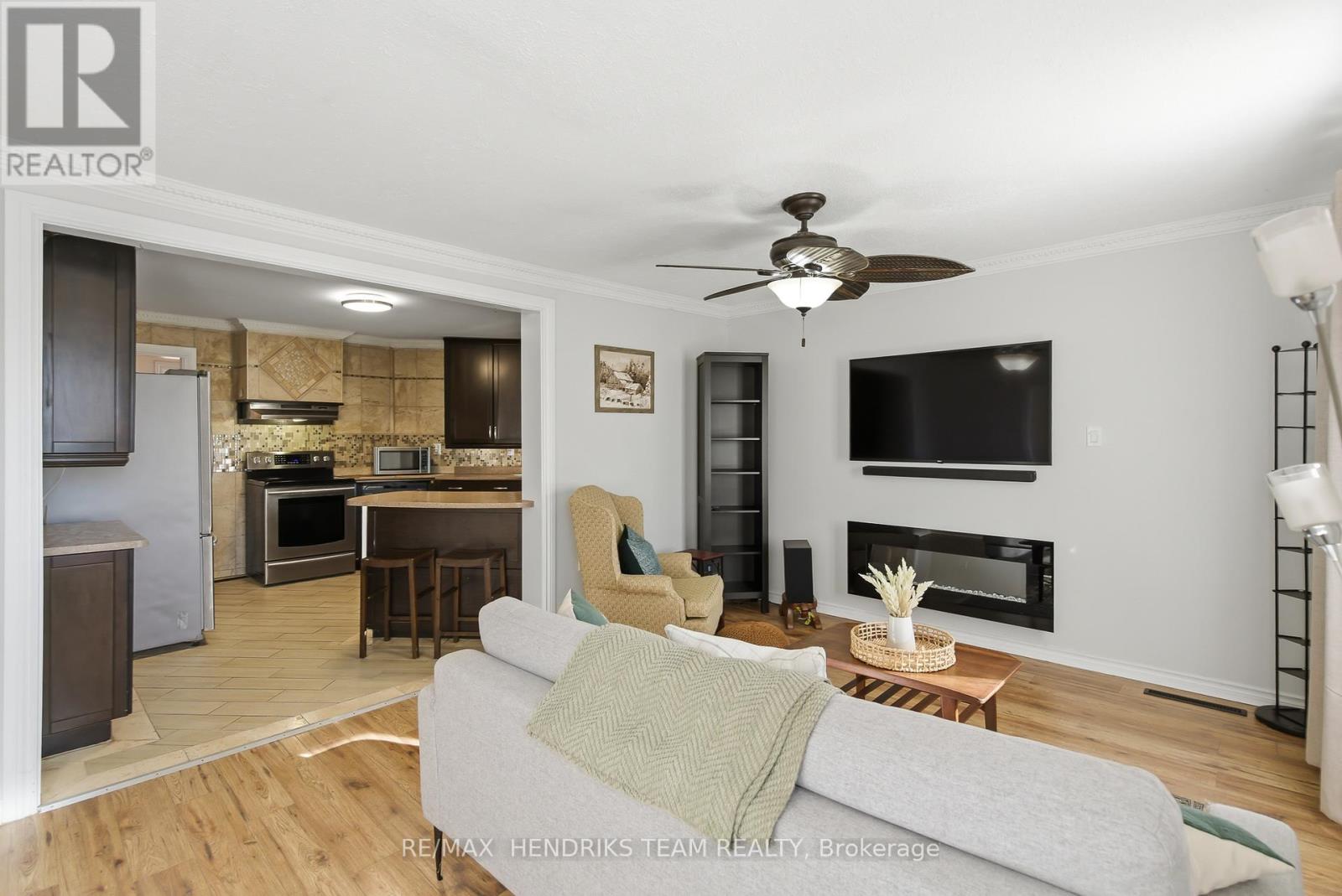 7 Elmwood Avenue, St. Catharines (E. Chester), Ontario  L2R 2T5 - Photo 5 - X12870388