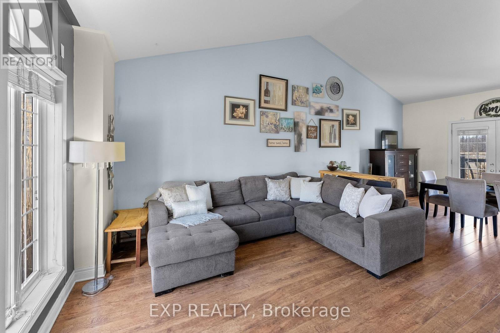 735 Nancy Road, Fort Erie (Lakeshore), Ontario  L2A 6P8 - Photo 8 - X12870476