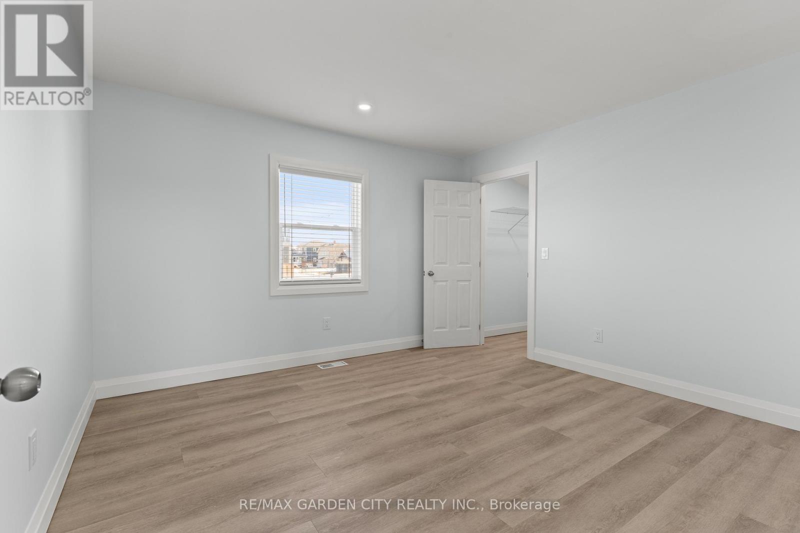 11582 Beach Road E, Wainfleet (Lakeshore), Ontario  L0S 1V0 - Photo 5 - X12870580