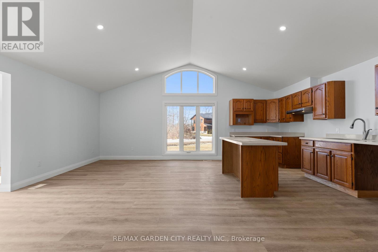 11582 Beach Road E, Wainfleet (Lakeshore), Ontario  L0S 1V0 - Photo 7 - X12870580