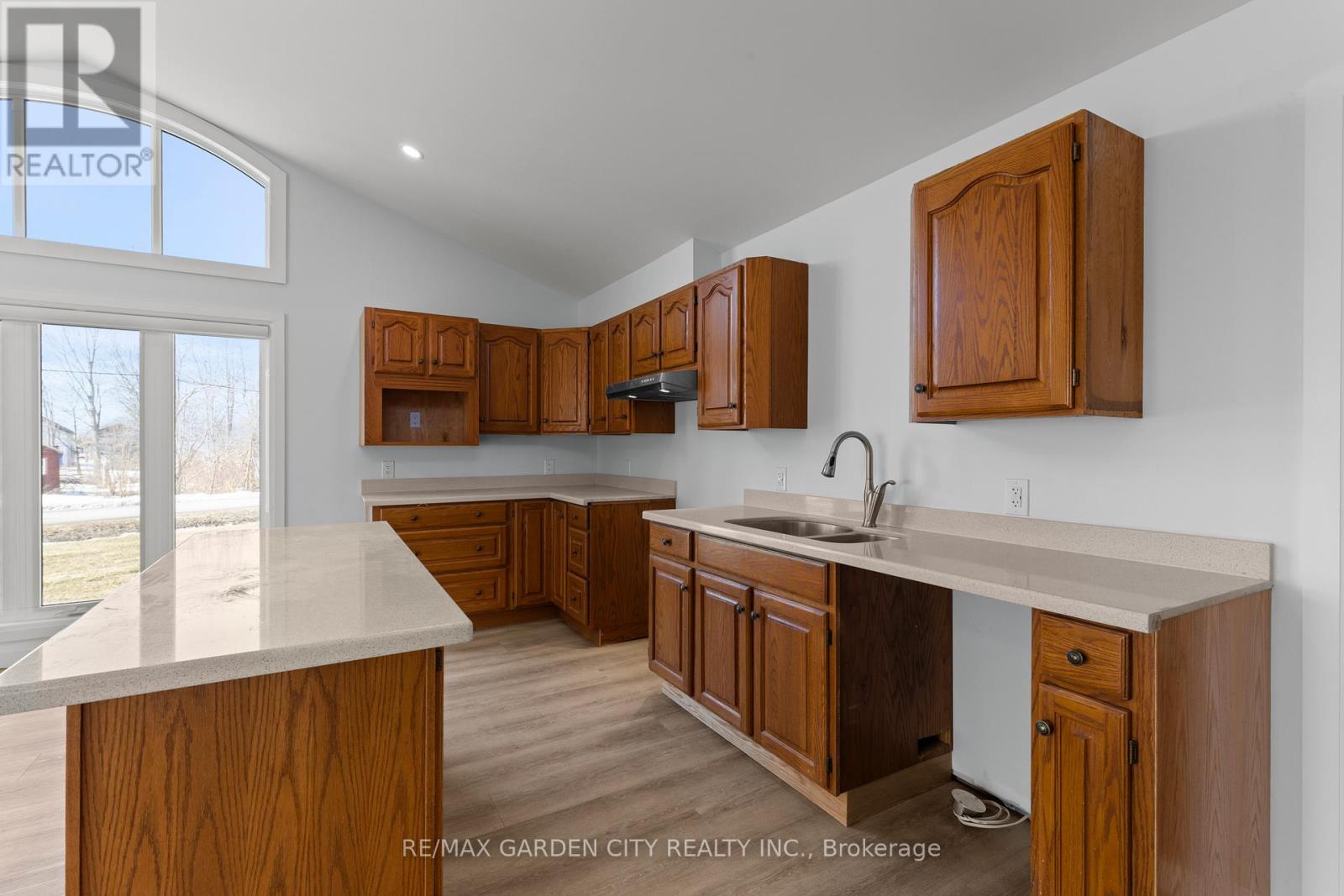 11582 Beach Road E, Wainfleet (Lakeshore), Ontario  L0S 1V0 - Photo 8 - X12870580