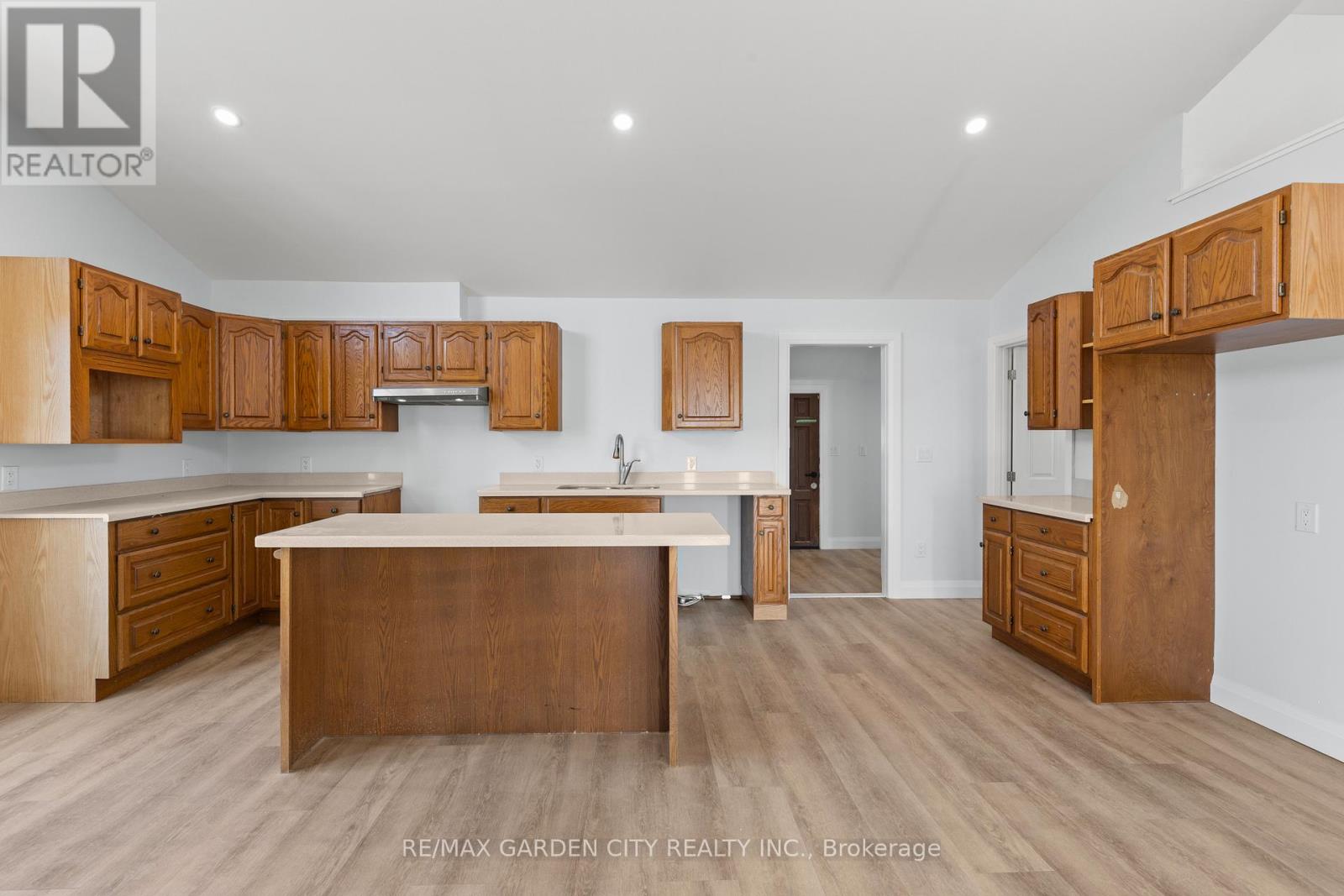 11582 Beach Road E, Wainfleet (Lakeshore), Ontario  L0S 1V0 - Photo 9 - X12870580