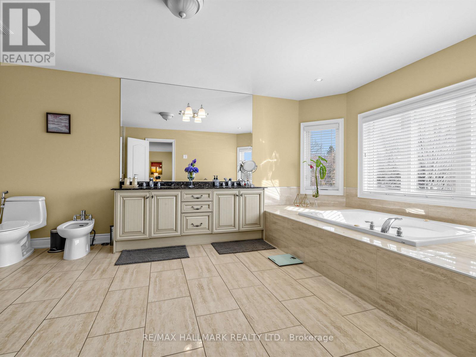 69 B Elm Grove Avenue, Richmond Hill (Oak Ridges), Ontario  L4E 2V4 - Photo 12 - N12870378