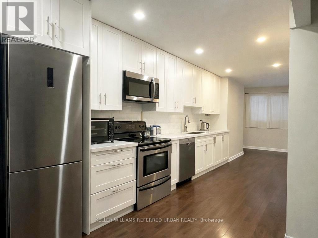 4 New Seabury Drive, Vaughan (Glen Shields), Ontario  L4K 2B8 - Photo 2 - N12870446