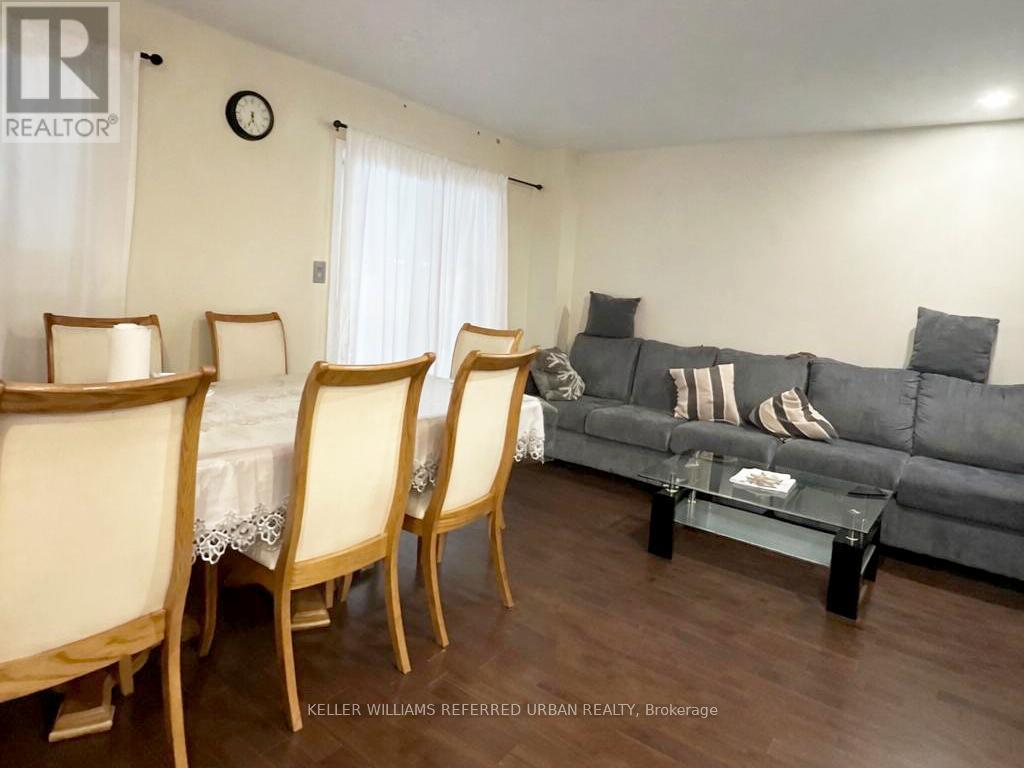 4 New Seabury Drive, Vaughan (Glen Shields), Ontario  L4K 2B8 - Photo 4 - N12870446