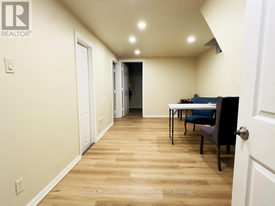 4 New Seabury Drive, Vaughan (Glen Shields), Ontario  L4K 2B8 - Photo 7 - N12870446