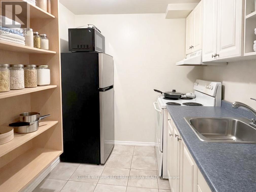 4 New Seabury Drive, Vaughan (Glen Shields), Ontario  L4K 2B8 - Photo 8 - N12870446