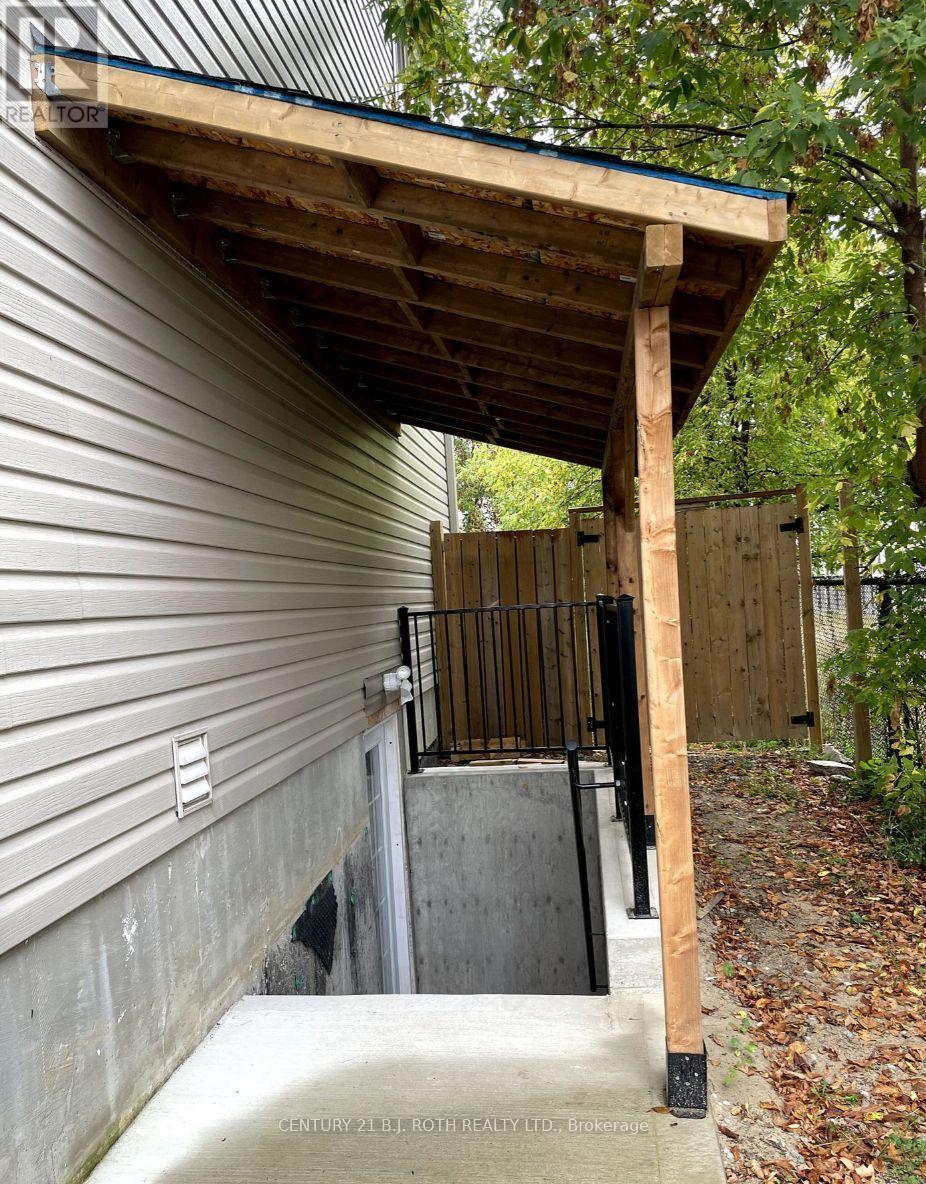 60 Sasco Way, Essa (Angus), Ontario  L0M 1B0 - Photo 3 - N12870508