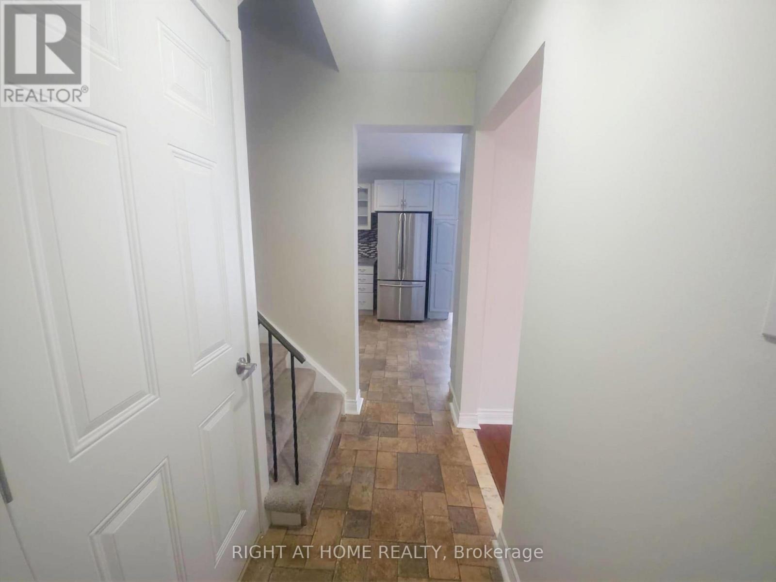 13 Spring Street, Whitchurch-Stouffville (Stouffville), Ontario  L4A 7X1 - Photo 11 - N12870520