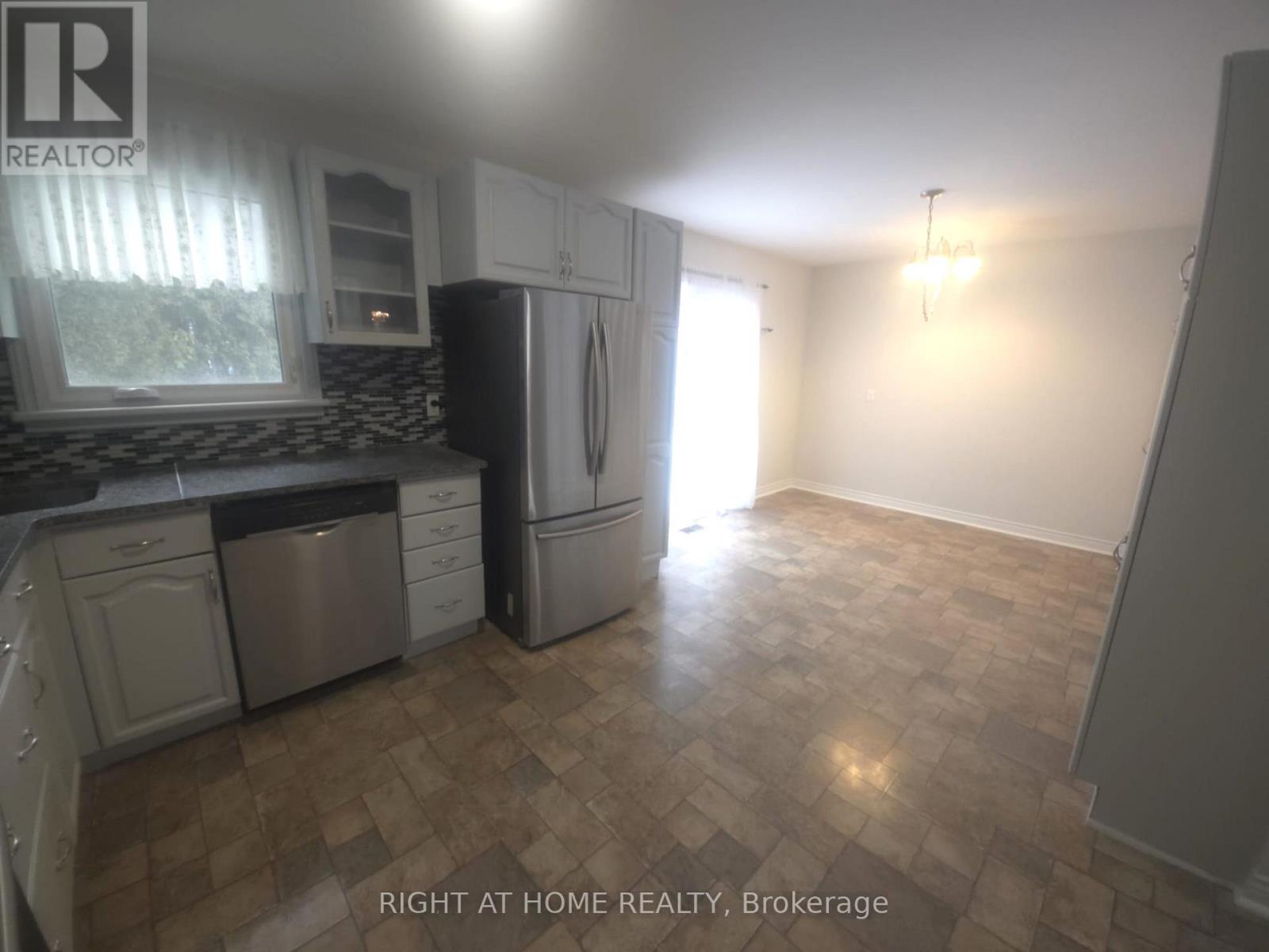 13 Spring Street, Whitchurch-Stouffville (Stouffville), Ontario  L4A 7X1 - Photo 15 - N12870520