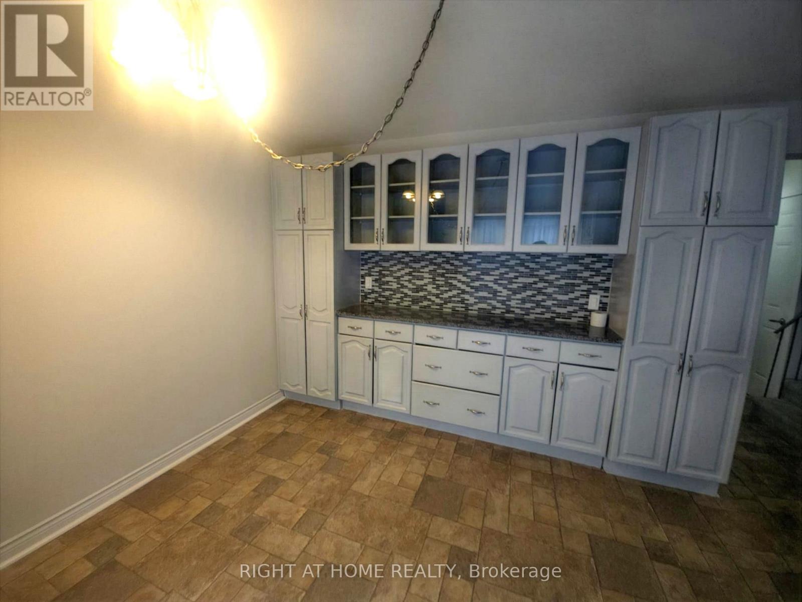 13 Spring Street, Whitchurch-Stouffville (Stouffville), Ontario  L4A 7X1 - Photo 17 - N12870520