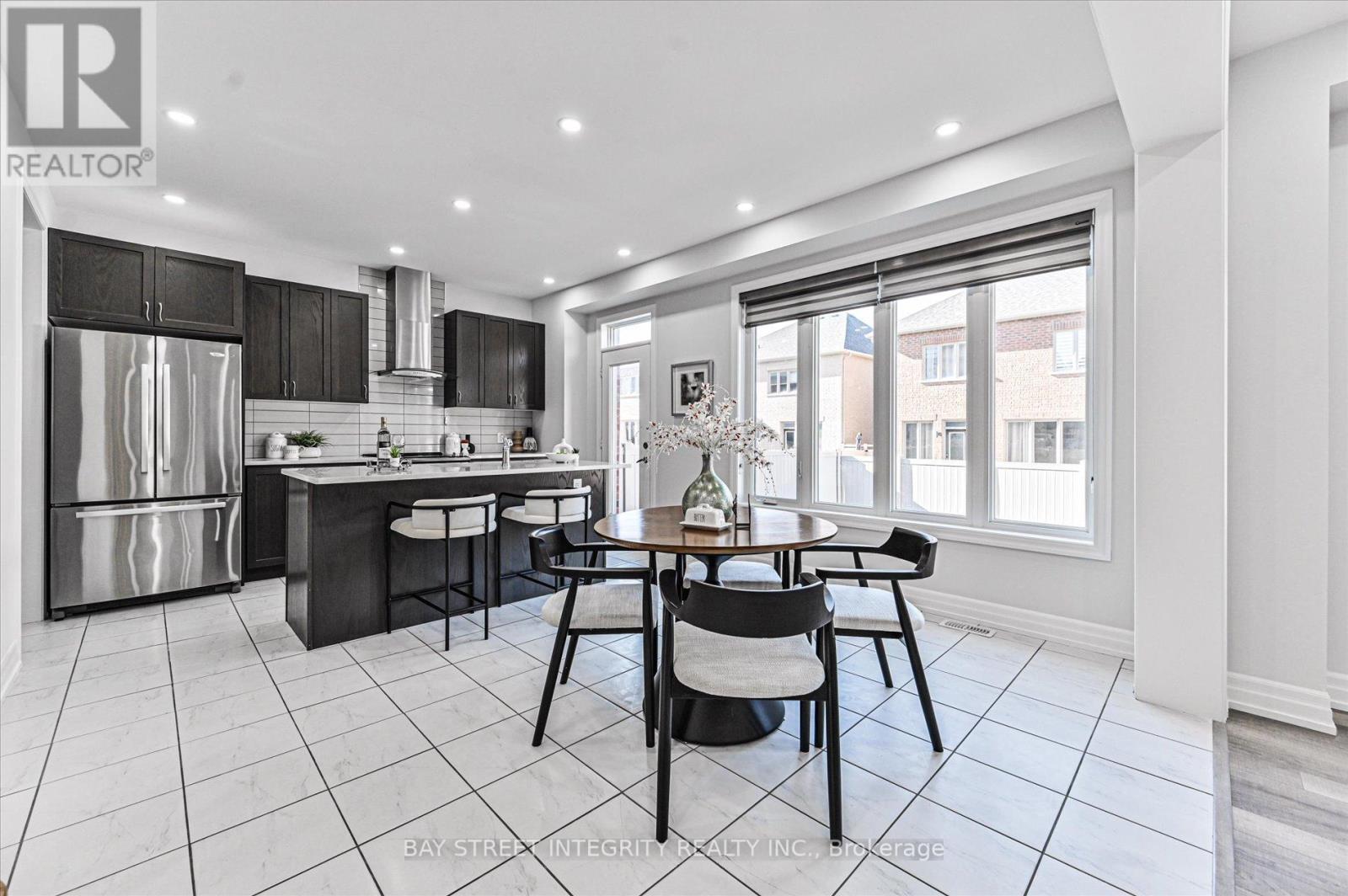 6 Red Rose Lane, East Gwillimbury (Holland Landing), Ontario  L9N 0V1 - Photo 17 - N12870546