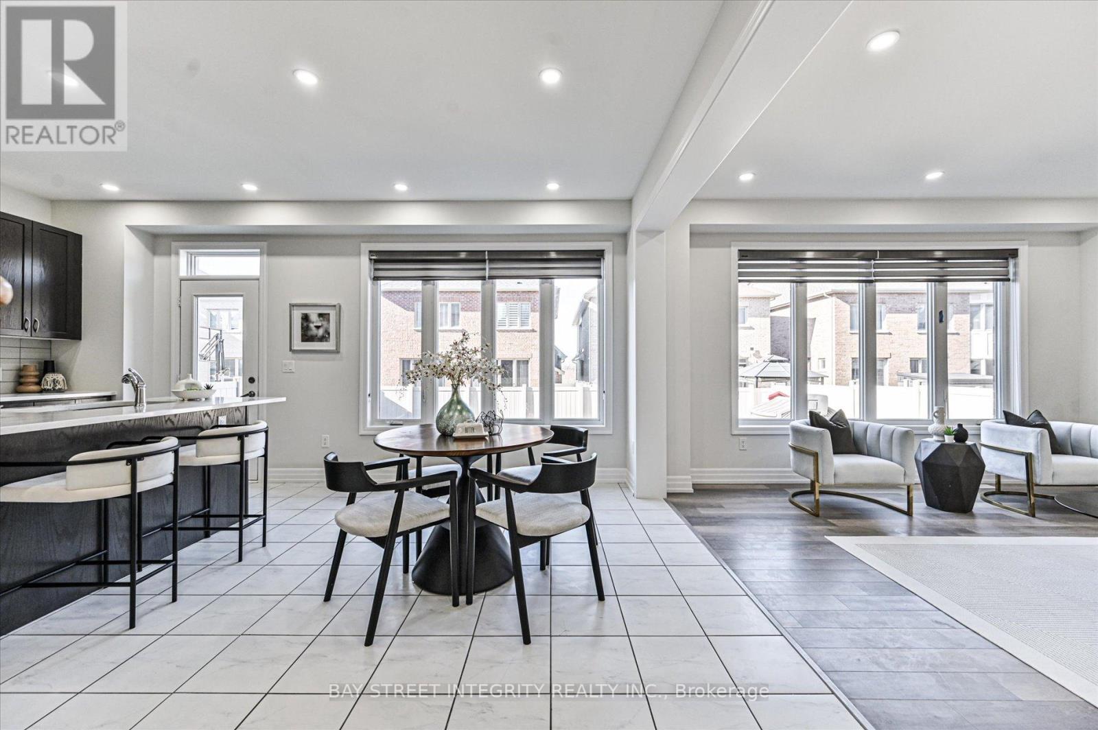 6 Red Rose Lane, East Gwillimbury (Holland Landing), Ontario  L9N 0V1 - Photo 20 - N12870546