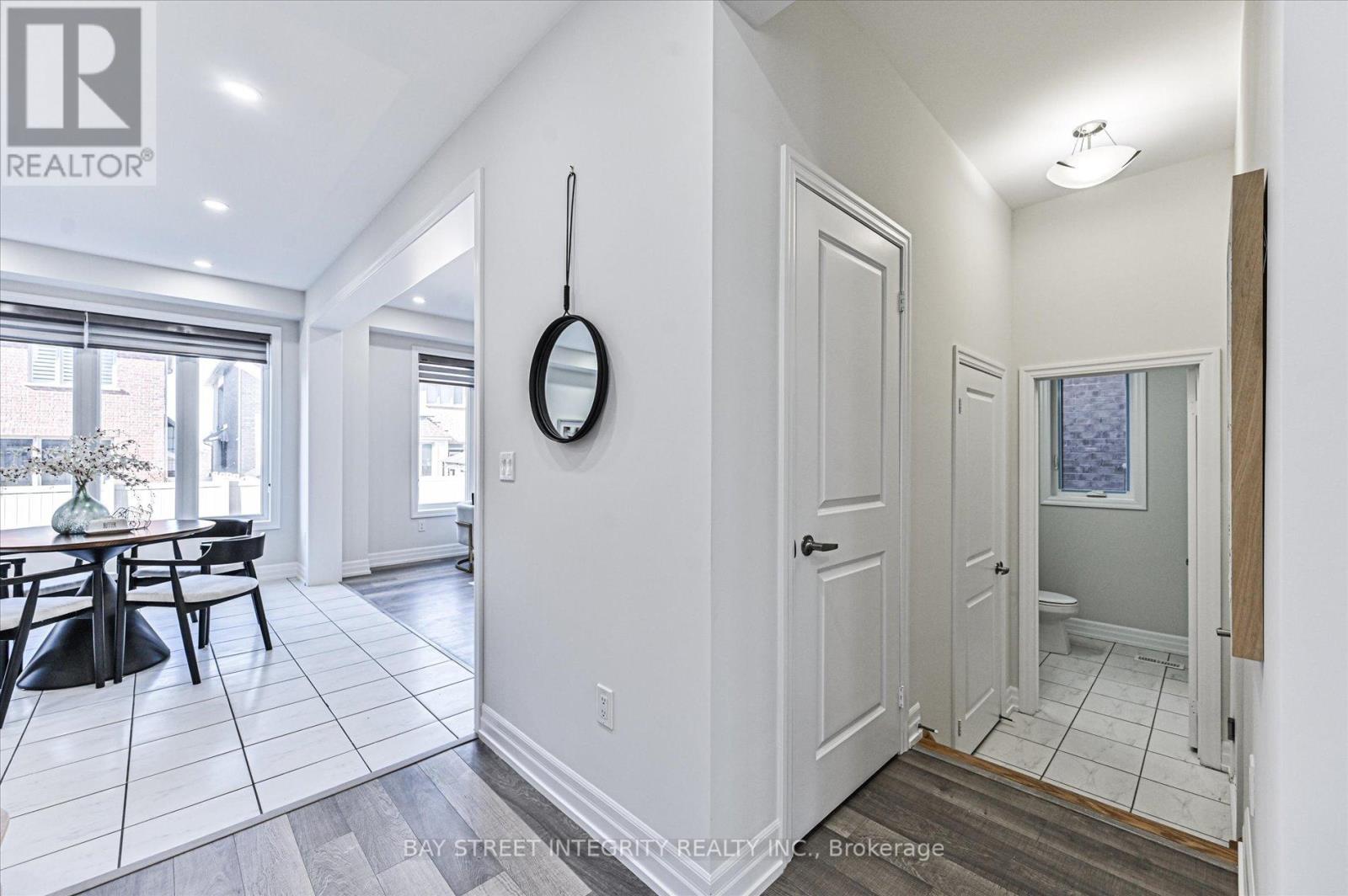 6 Red Rose Lane, East Gwillimbury (Holland Landing), Ontario  L9N 0V1 - Photo 25 - N12870546