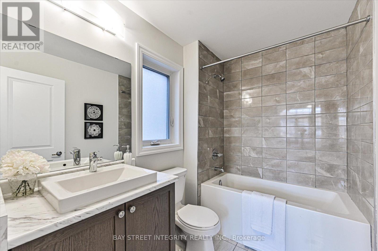 6 Red Rose Lane, East Gwillimbury (Holland Landing), Ontario  L9N 0V1 - Photo 39 - N12870546