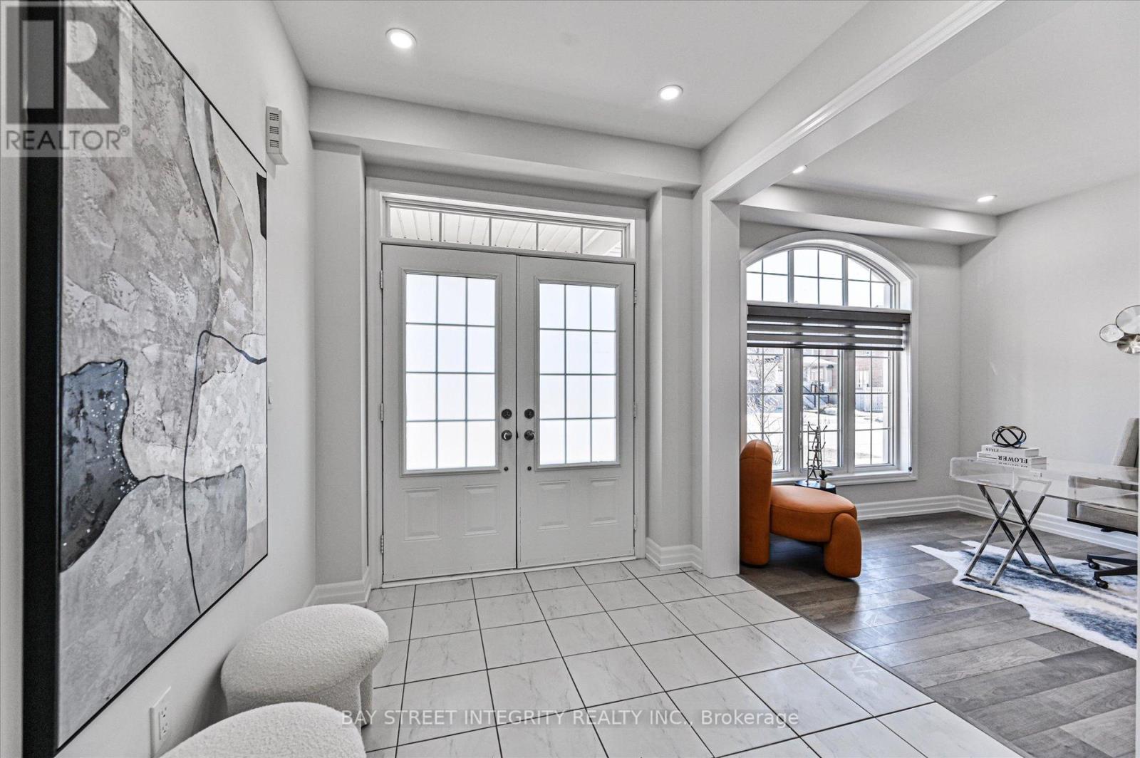 6 Red Rose Lane, East Gwillimbury (Holland Landing), Ontario  L9N 0V1 - Photo 5 - N12870546