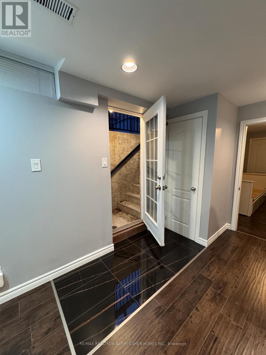 Basement - 493 Worth Boulevard, Vaughan (Beverley Glen), Ontario  L4J 8A9 - Photo 4 - N12870552