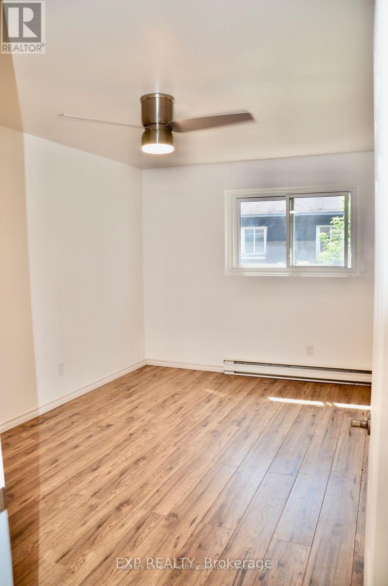 Upper - 12 King's Court, Orillia, Ontario  L3V 6S4 - Photo 6 - S12870668