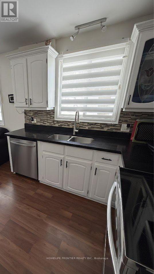 98 The Queensway South Avenue S, Georgina (Keswick North), Ontario  L4P 1Z4 - Photo 3 - N12740576