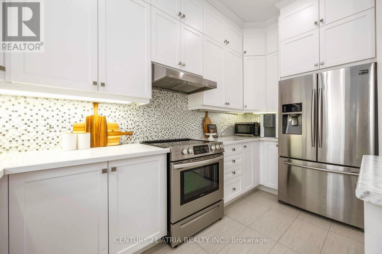 109 Vantage Loop, Newmarket (Woodland Hill), Ontario  L3X 0K8 - Photo 12 - N12870076