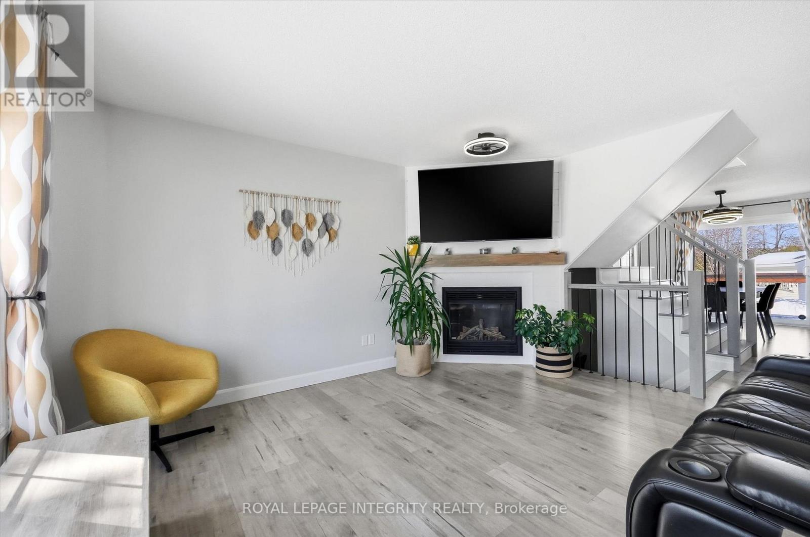 36 Frontenac Boulevard, Russell, Ontario  K0A 1W0 - Photo 10 - X12833104