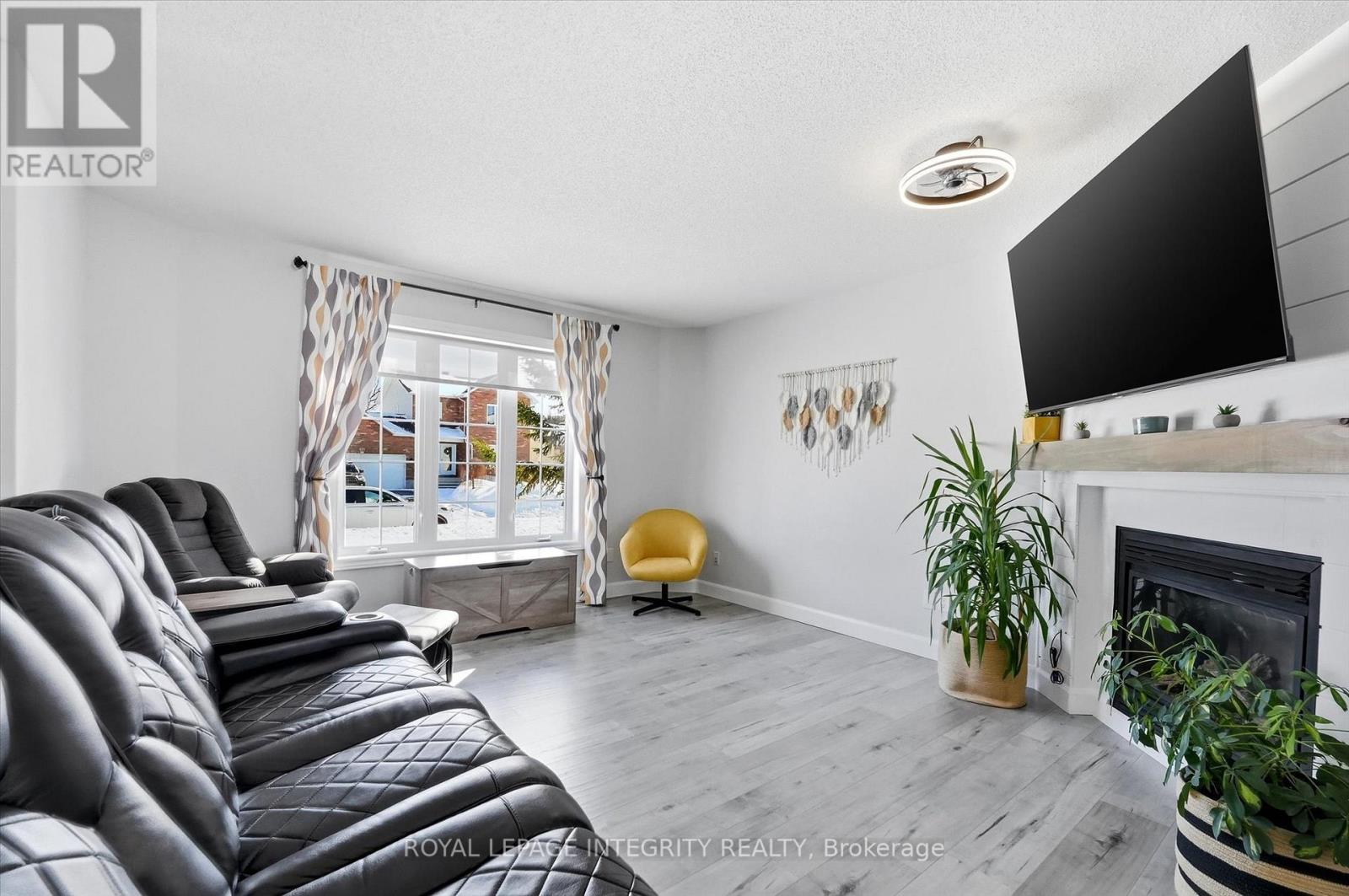 36 Frontenac Boulevard, Russell, Ontario  K0A 1W0 - Photo 7 - X12833104