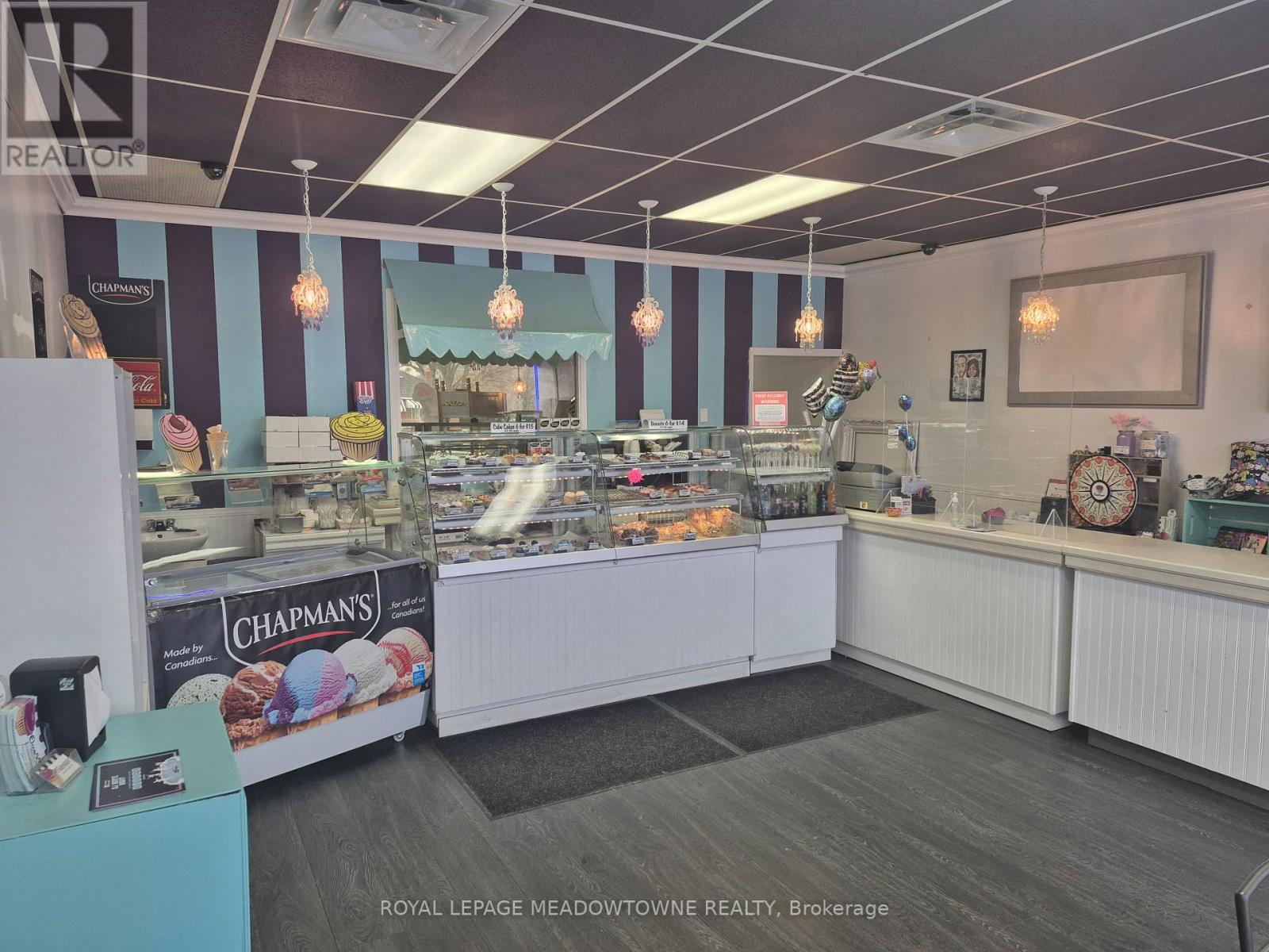 33 Mcmurchy Avenue N, Brampton, Ontario  L6X 1X4 - Photo 2 - W12870384