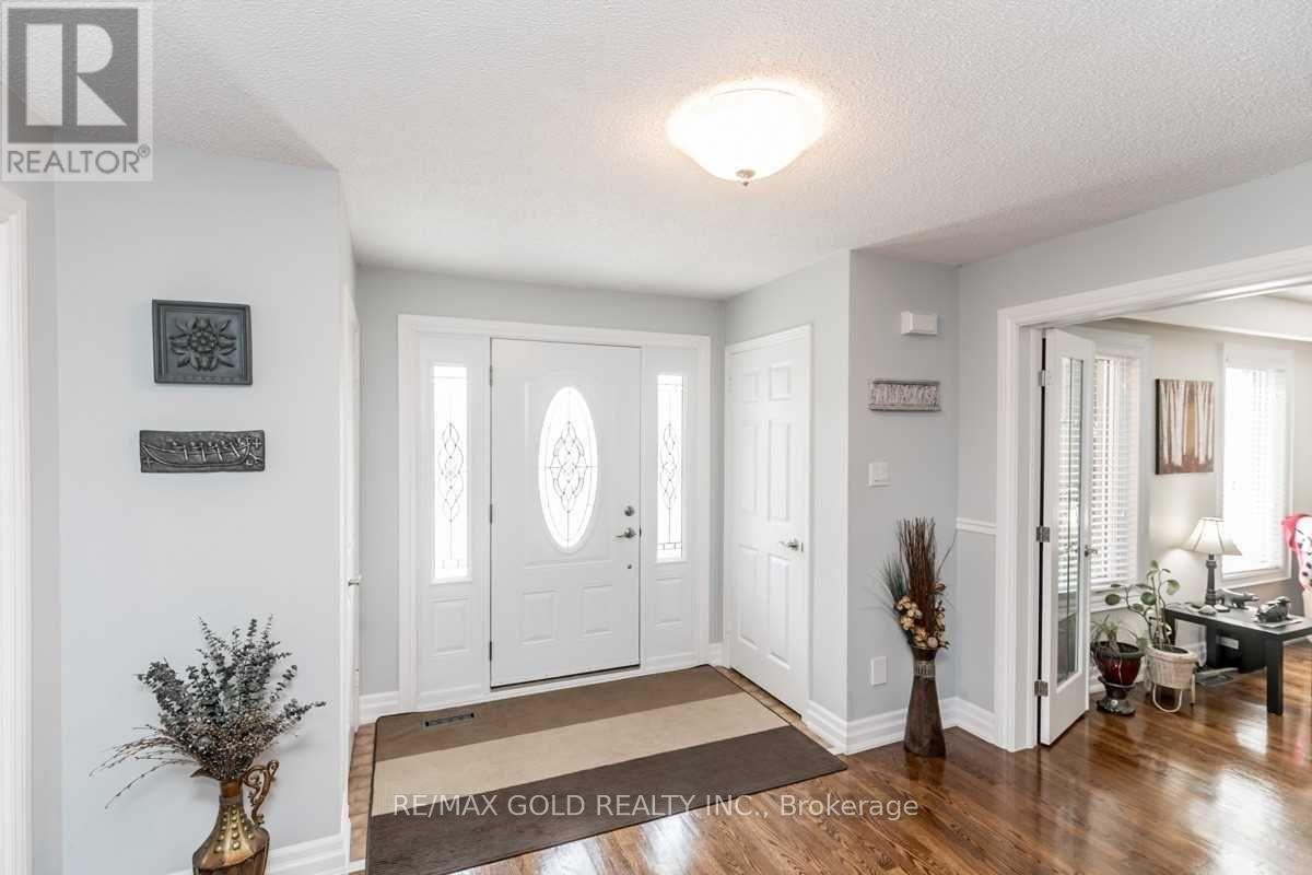 4 Glassford Court, Caledon, Ontario  L7K 0K7 - Photo 4 - W12870392