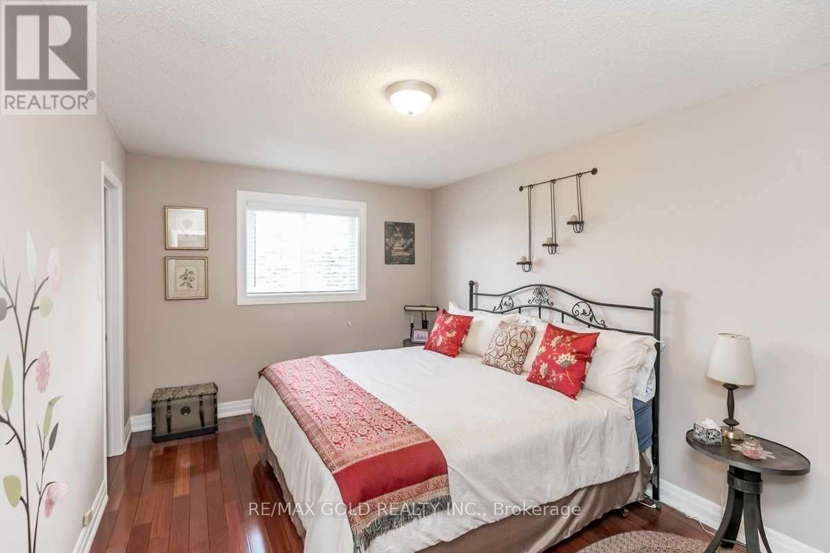 4 Glassford Court, Caledon, Ontario  L7K 0K7 - Photo 9 - W12870392