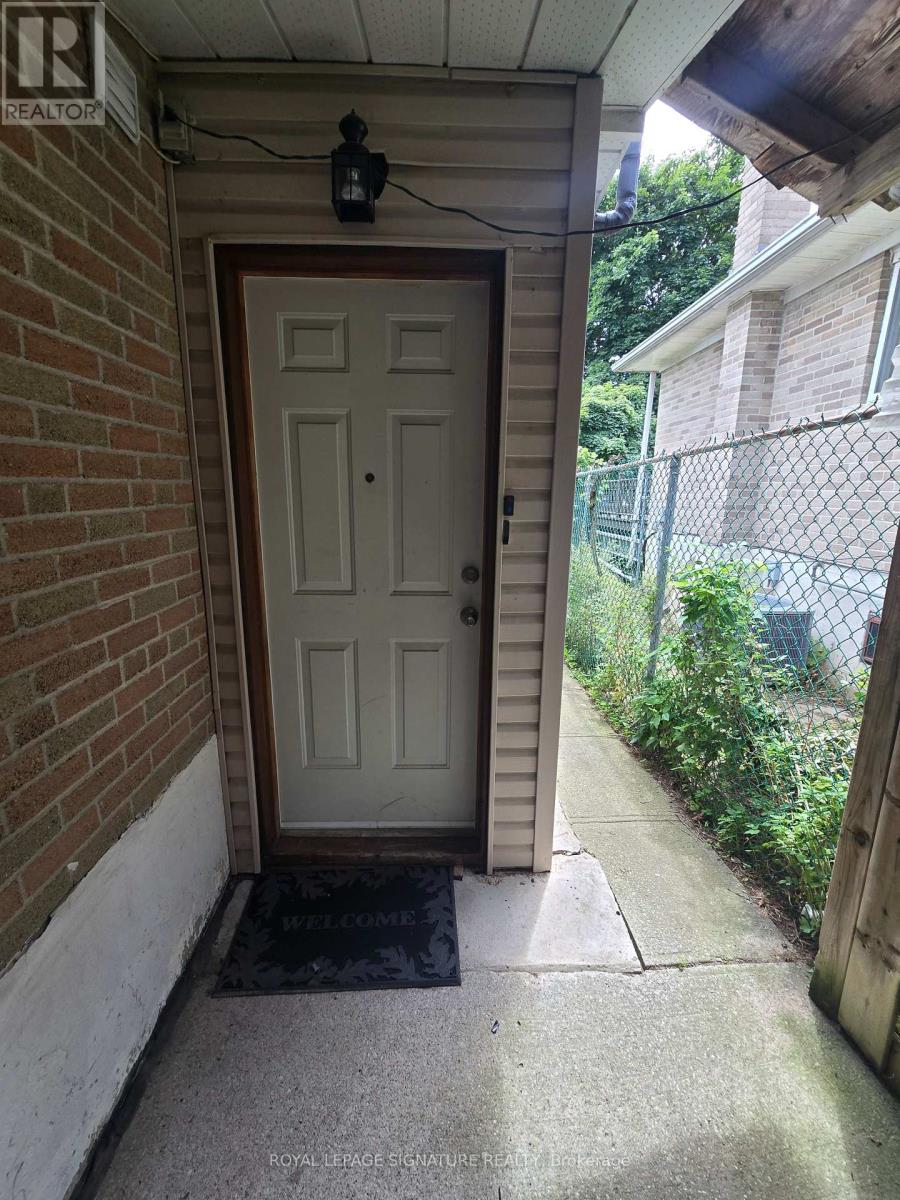 Bsmt - 285 Fiona Terrace, Mississauga (Mississauga Valleys), Ontario  L5A 3E5 - Photo 4 - W12870418