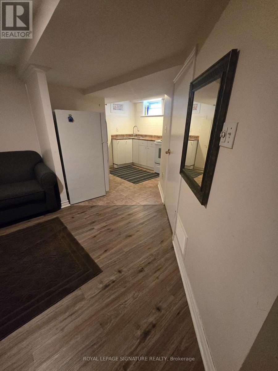 Bsmt - 285 Fiona Terrace, Mississauga (Mississauga Valleys), Ontario  L5A 3E5 - Photo 5 - W12870418