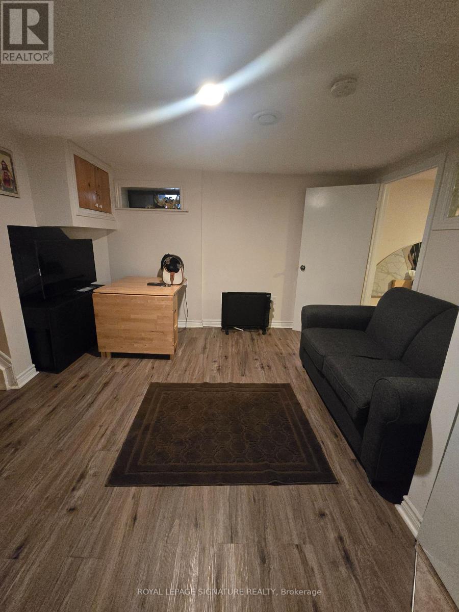 Bsmt - 285 Fiona Terrace, Mississauga (Mississauga Valleys), Ontario  L5A 3E5 - Photo 9 - W12870418