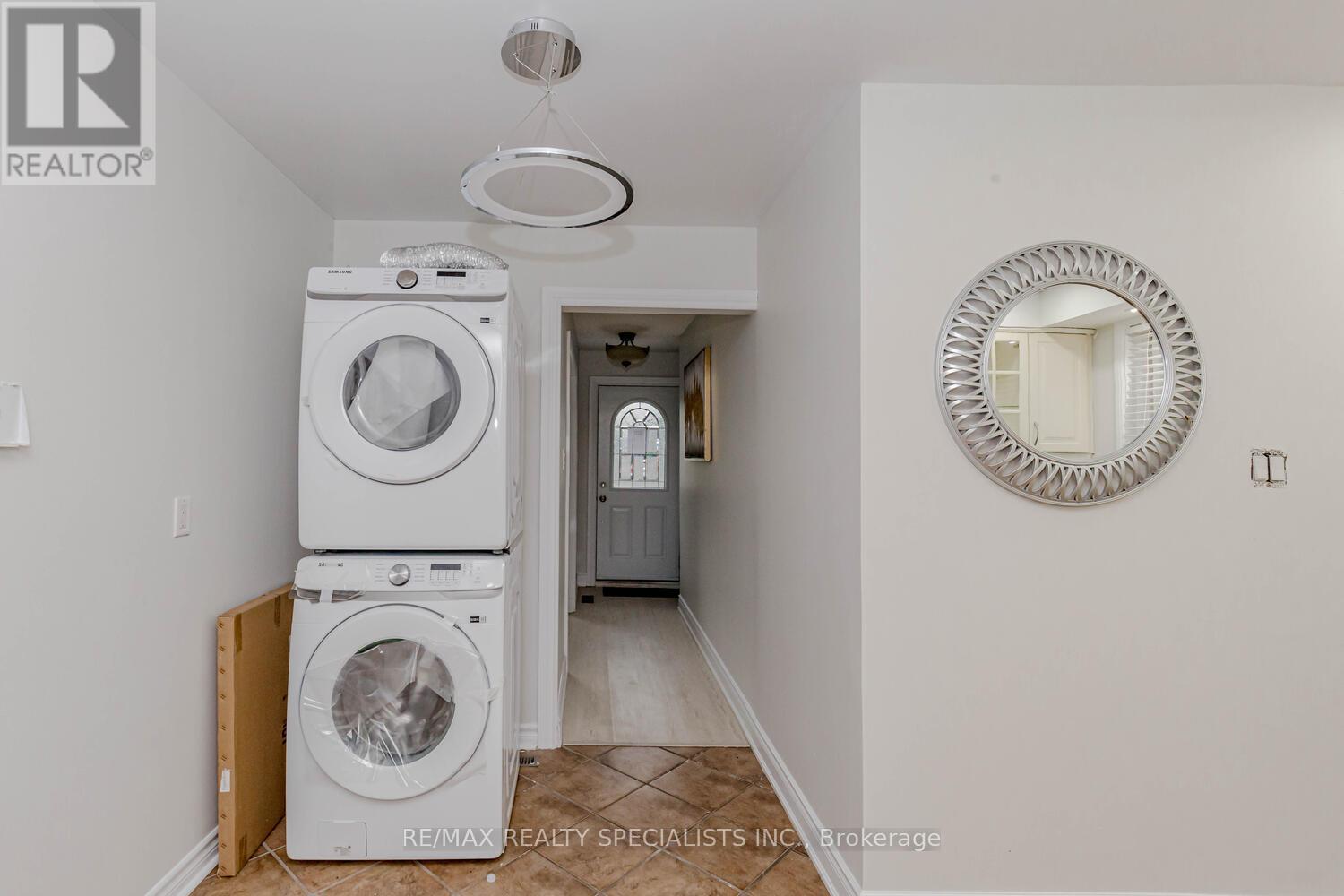 39 Seaborn Road, Brampton, Ontario  L6V 2B8 - Photo 7 - W12870464