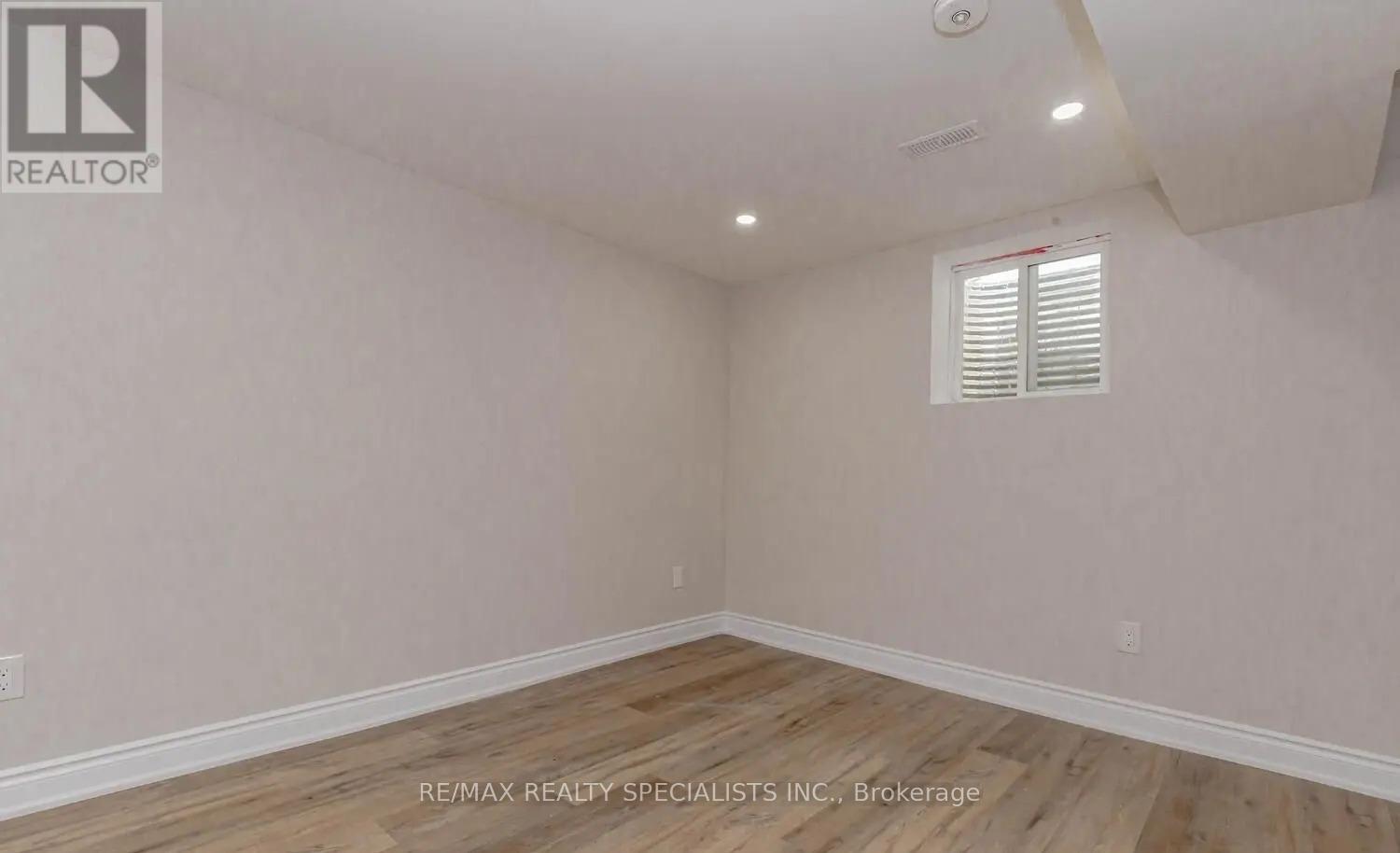 39 Seaborn Road, Brampton, Ontario  L6V 2B8 - Photo 9 - W12870464