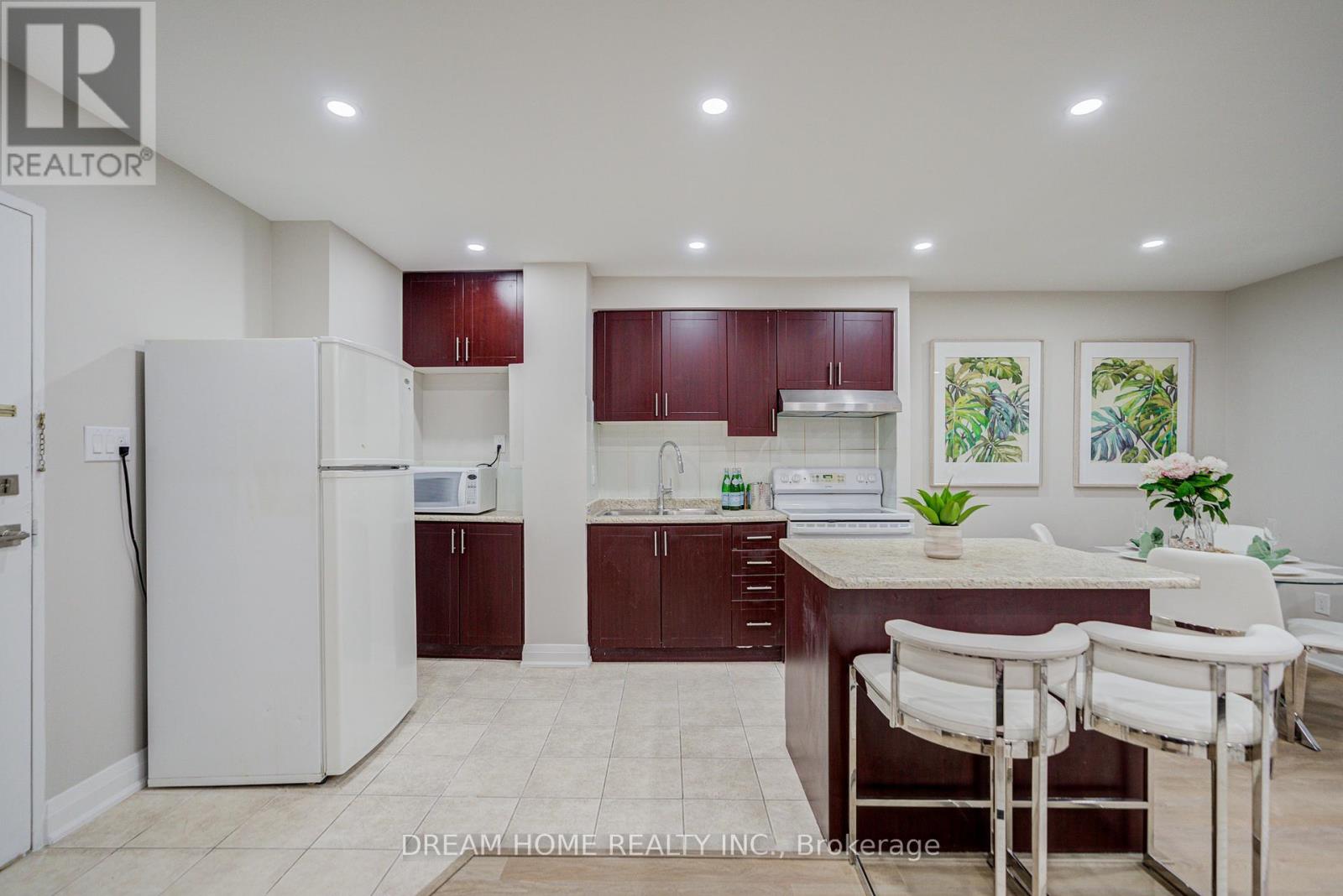 163 - 1395 Williamsport Drive, Mississauga (Applewood), Ontario  L4X 2T4 - Photo 13 - W12870596