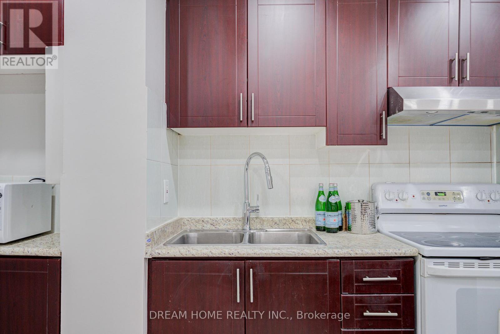 163 - 1395 Williamsport Drive, Mississauga (Applewood), Ontario  L4X 2T4 - Photo 14 - W12870596