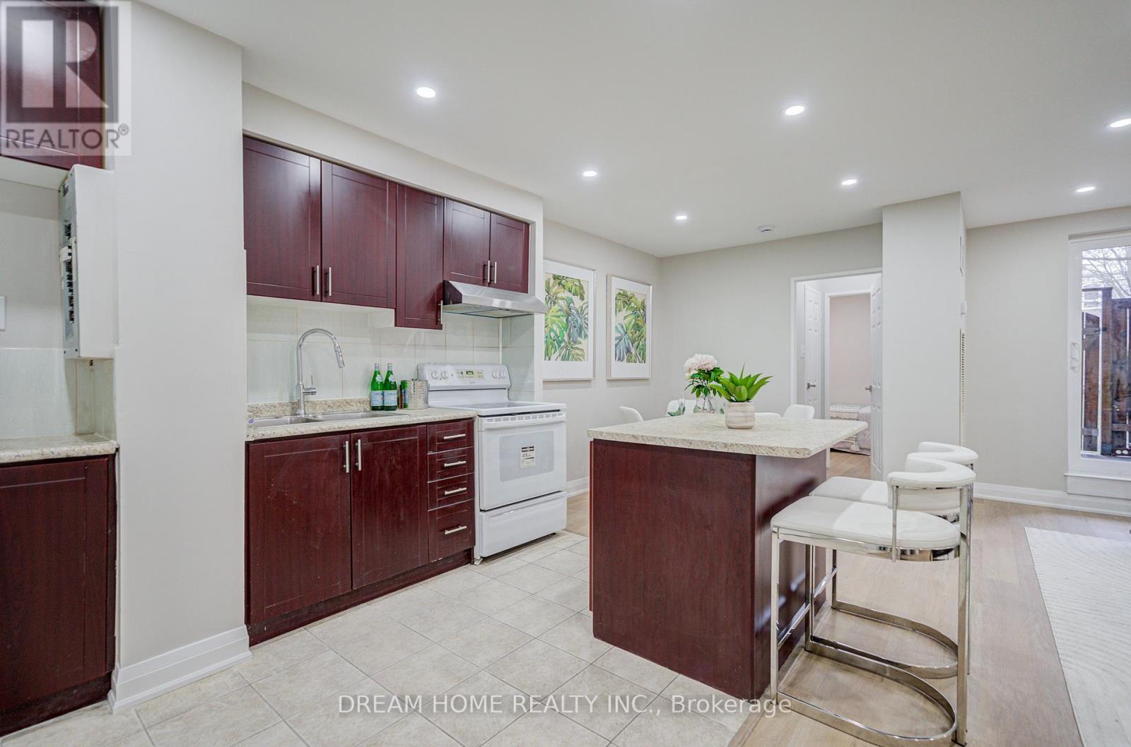 163 - 1395 Williamsport Drive, Mississauga (Applewood), Ontario  L4X 2T4 - Photo 15 - W12870596