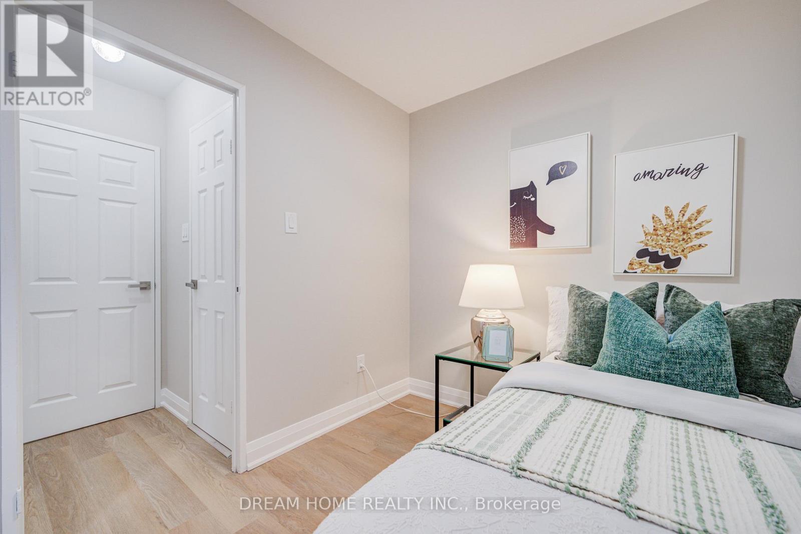 163 - 1395 Williamsport Drive, Mississauga (Applewood), Ontario  L4X 2T4 - Photo 23 - W12870596