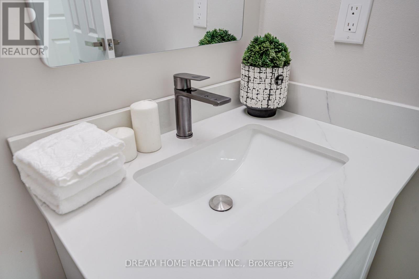 163 - 1395 Williamsport Drive, Mississauga (Applewood), Ontario  L4X 2T4 - Photo 34 - W12870596