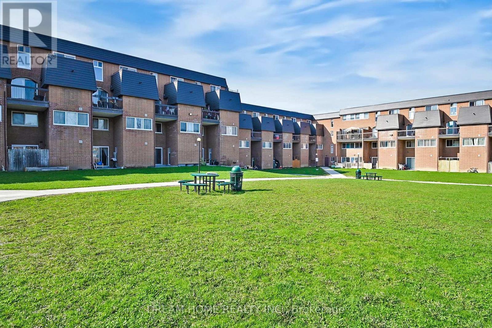 163 - 1395 Williamsport Drive, Mississauga (Applewood), Ontario  L4X 2T4 - Photo 47 - W12870596