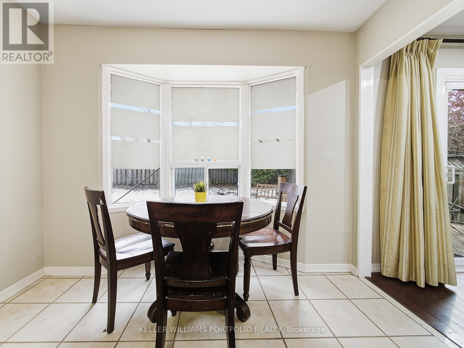 Upper - 3067 Ilomar Court, Mississauga (Meadowvale), Ontario  L5N 5B5 - Photo 17 - W12870614