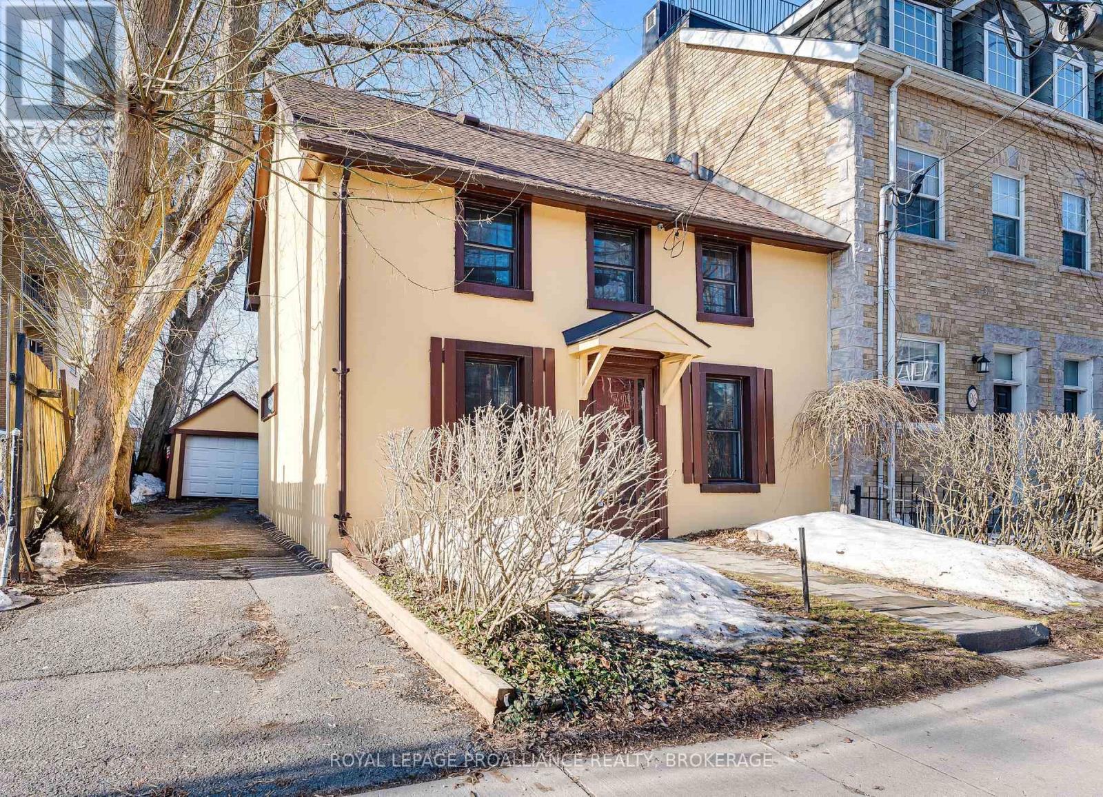 94 William Street, Kingston (Central City East), Ontario  K7L 2C5 - Photo 2 - X12870570