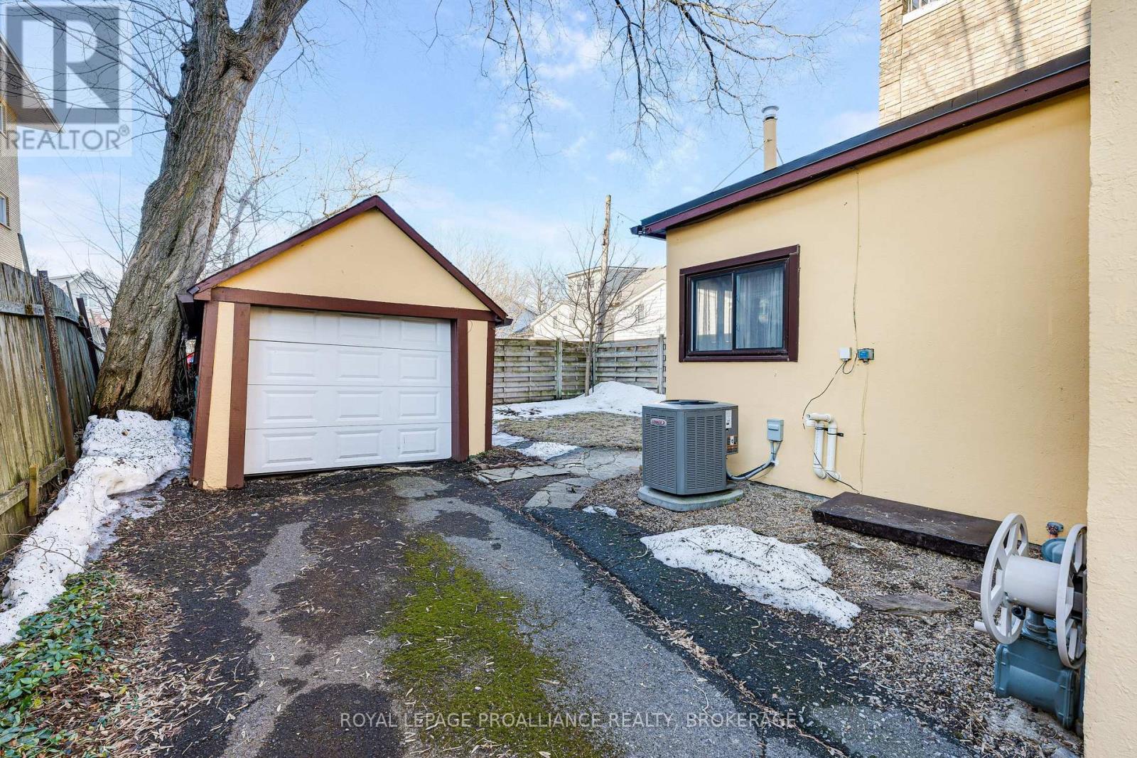 94 William Street, Kingston (Central City East), Ontario  K7L 2C5 - Photo 24 - X12870570