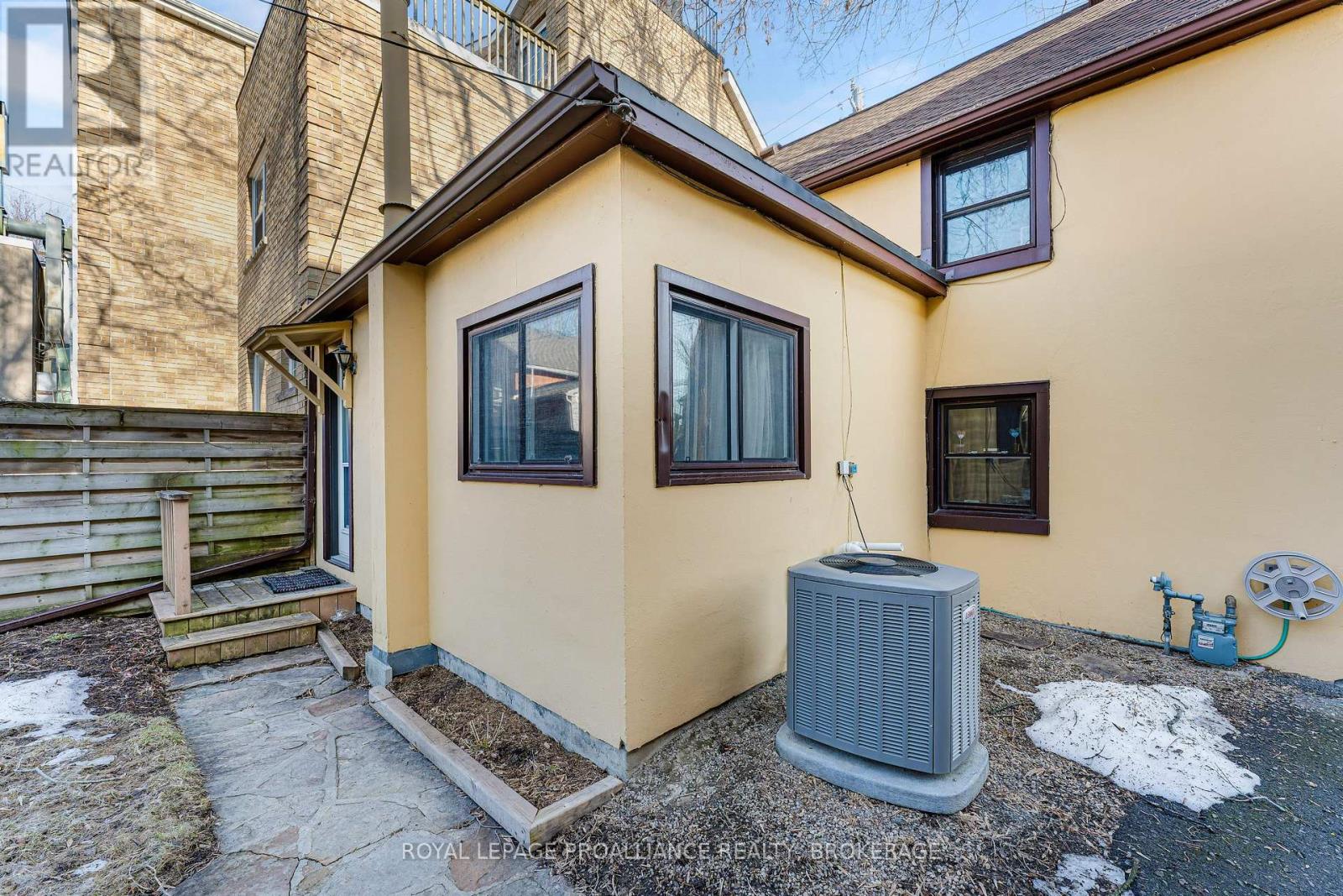 94 William Street, Kingston (Central City East), Ontario  K7L 2C5 - Photo 26 - X12870570